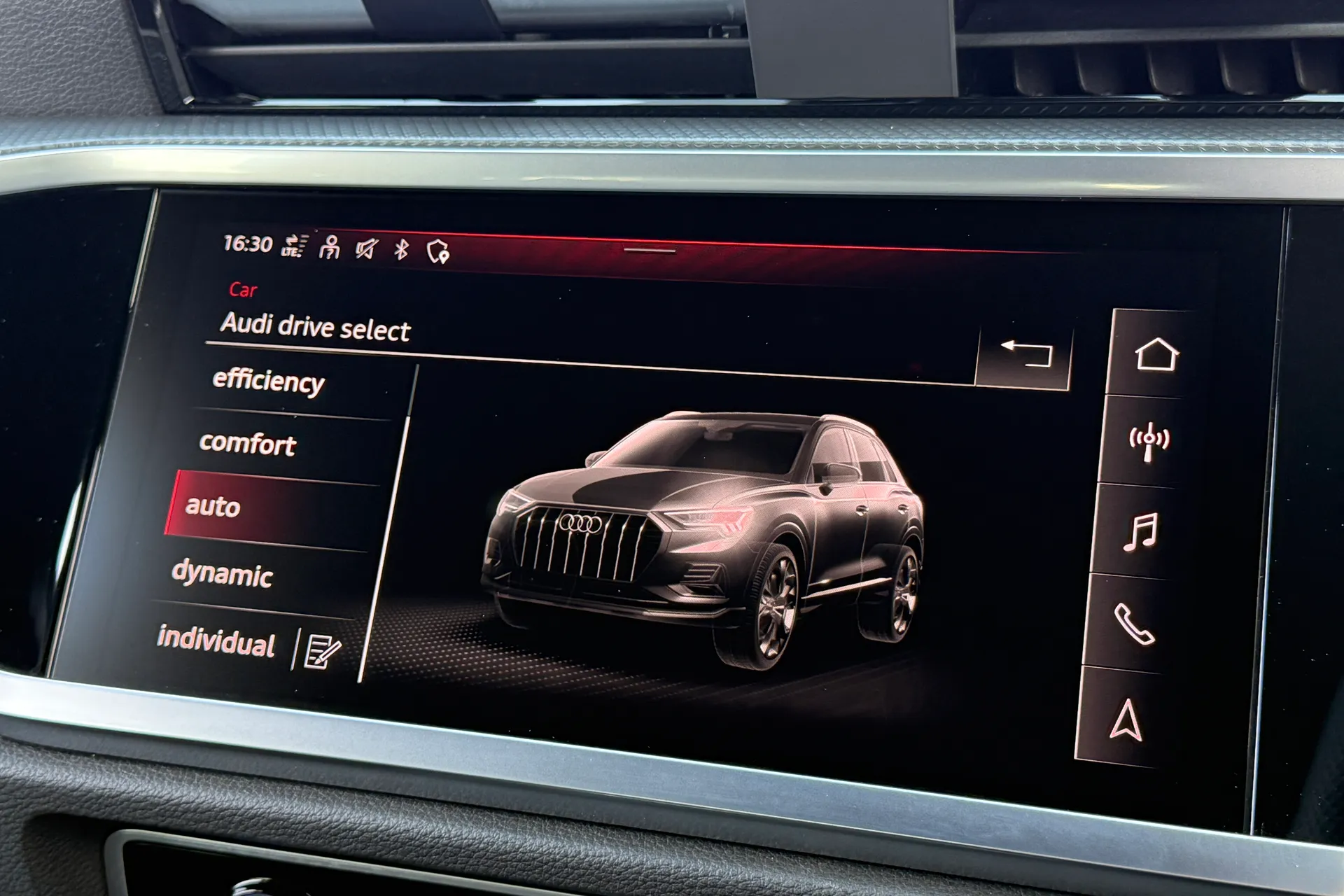 Audi Q3 thumbnail image number 11