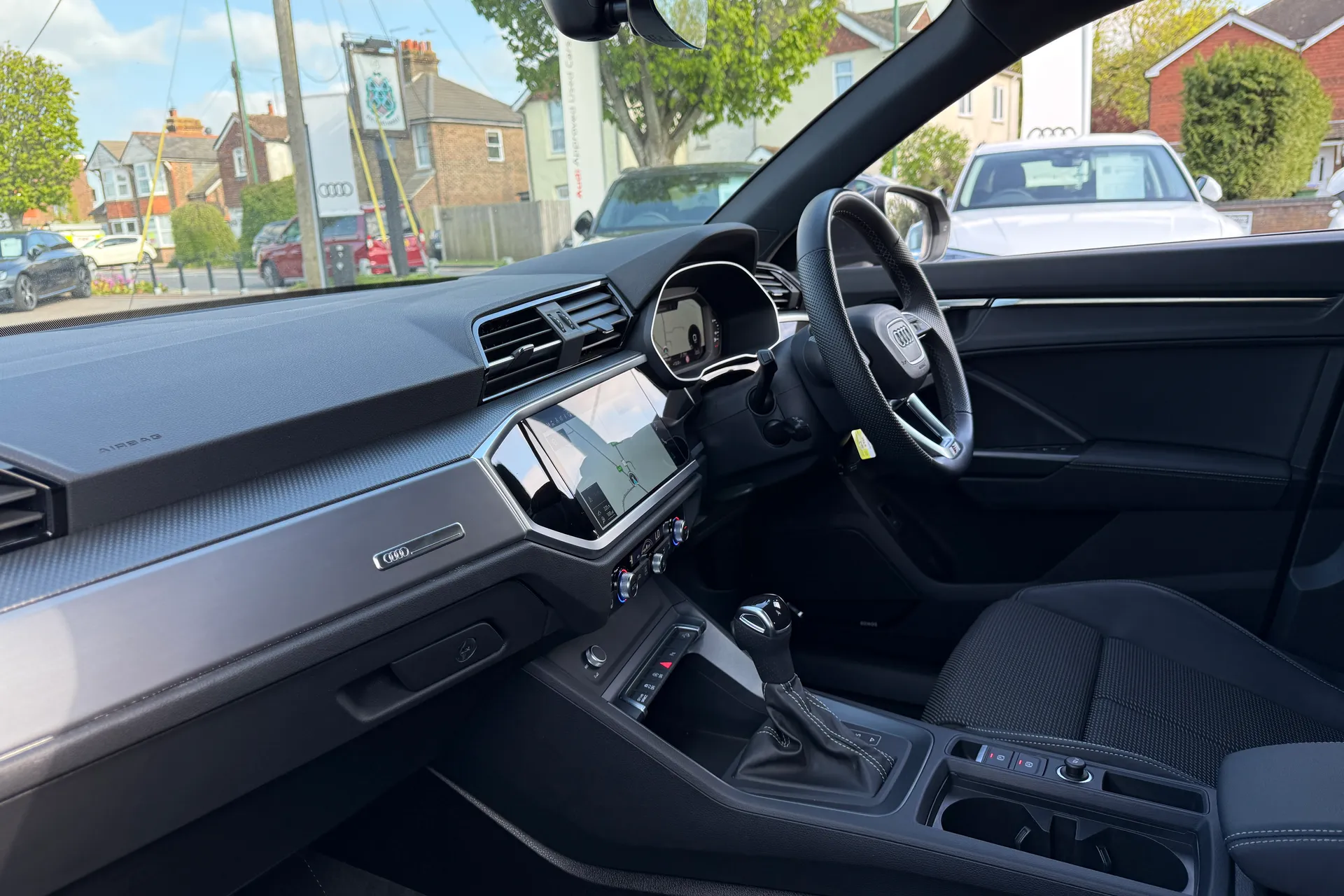 Audi Q3 thumbnail image number 30