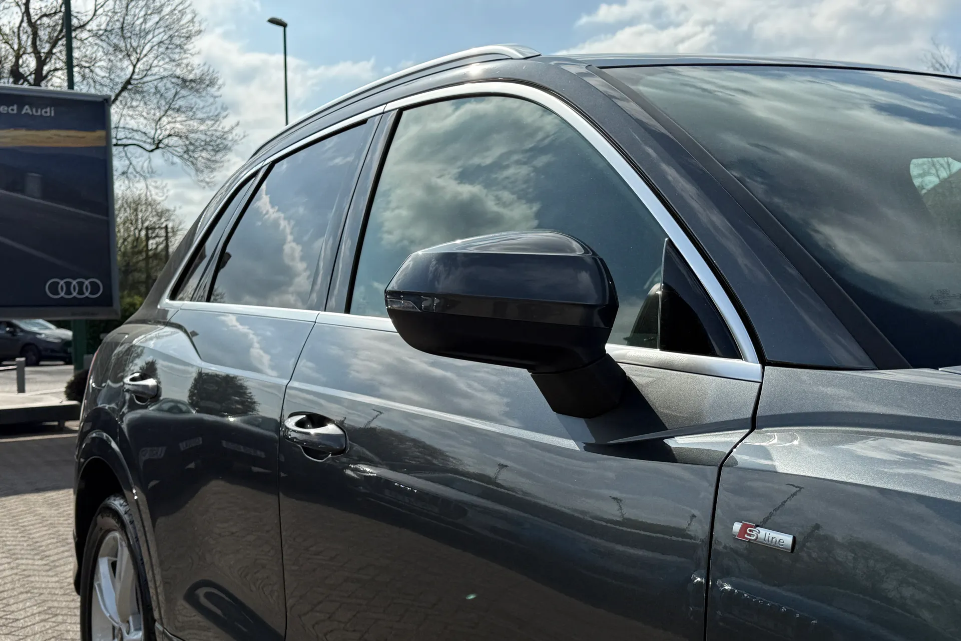 Audi Q3 thumbnail image number 50