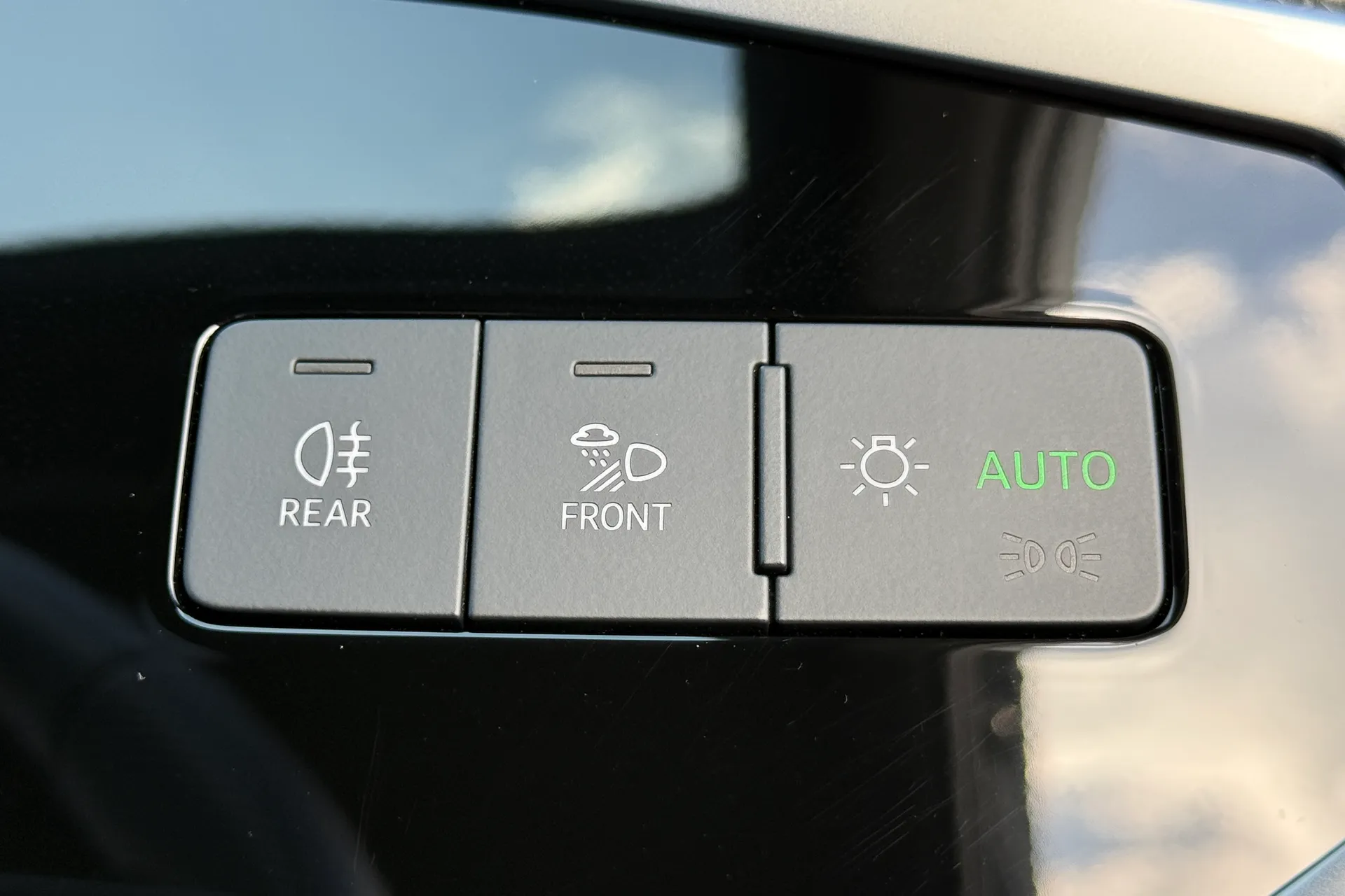 Audi Q3 thumbnail image number 24