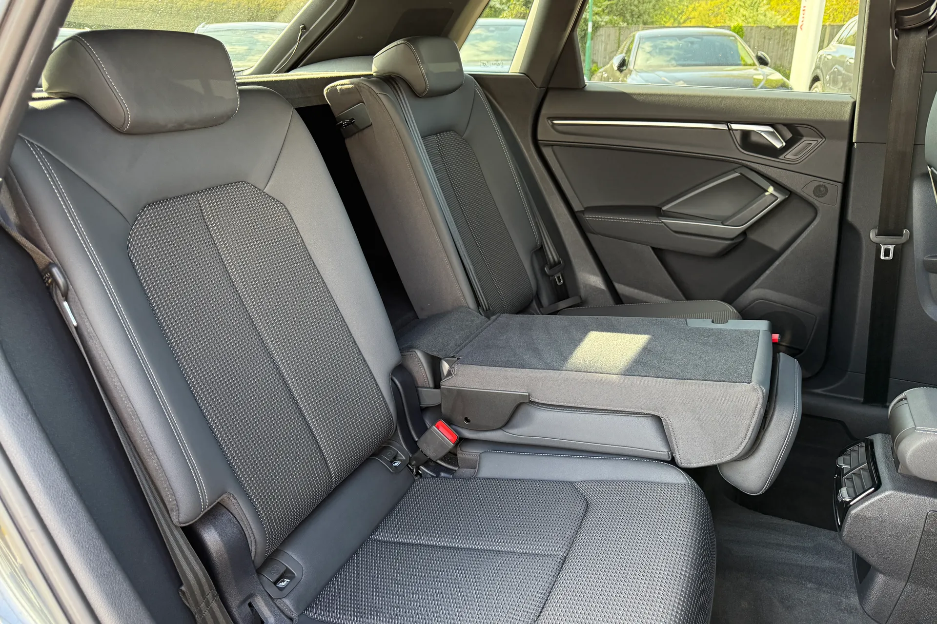 Audi Q3 thumbnail image number 48