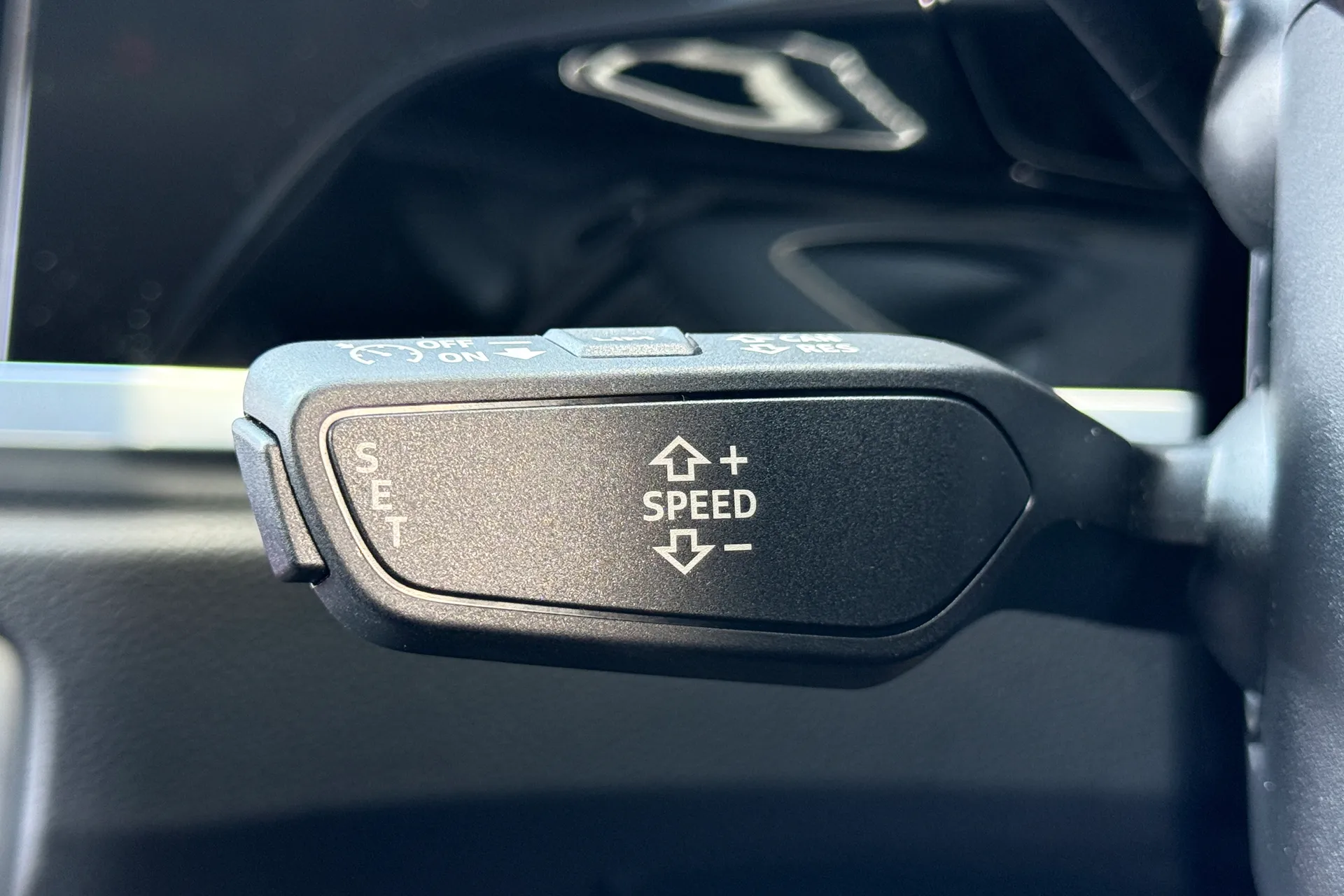 Audi Q3 thumbnail image number 18