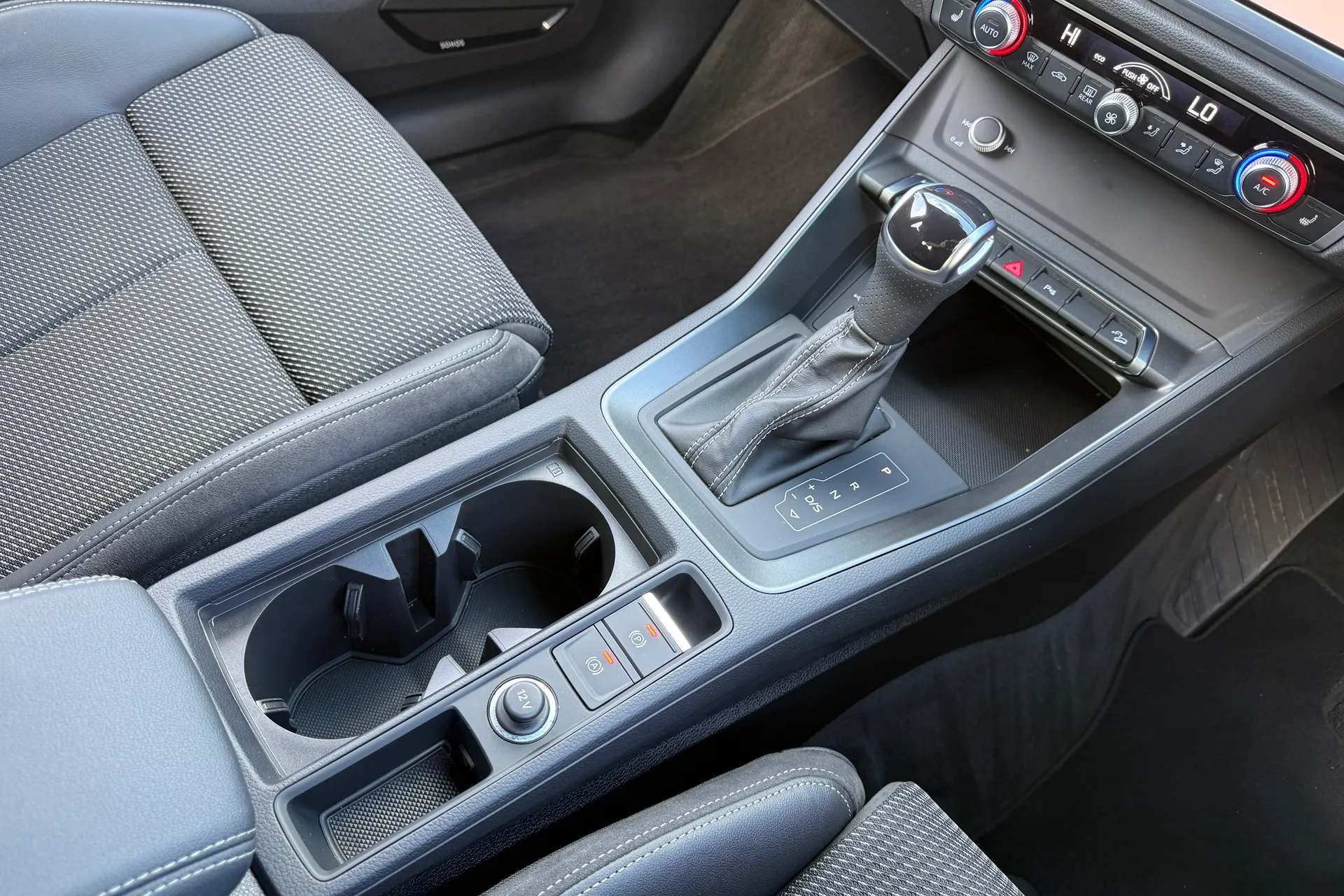 Audi Q3 thumbnail image number 41