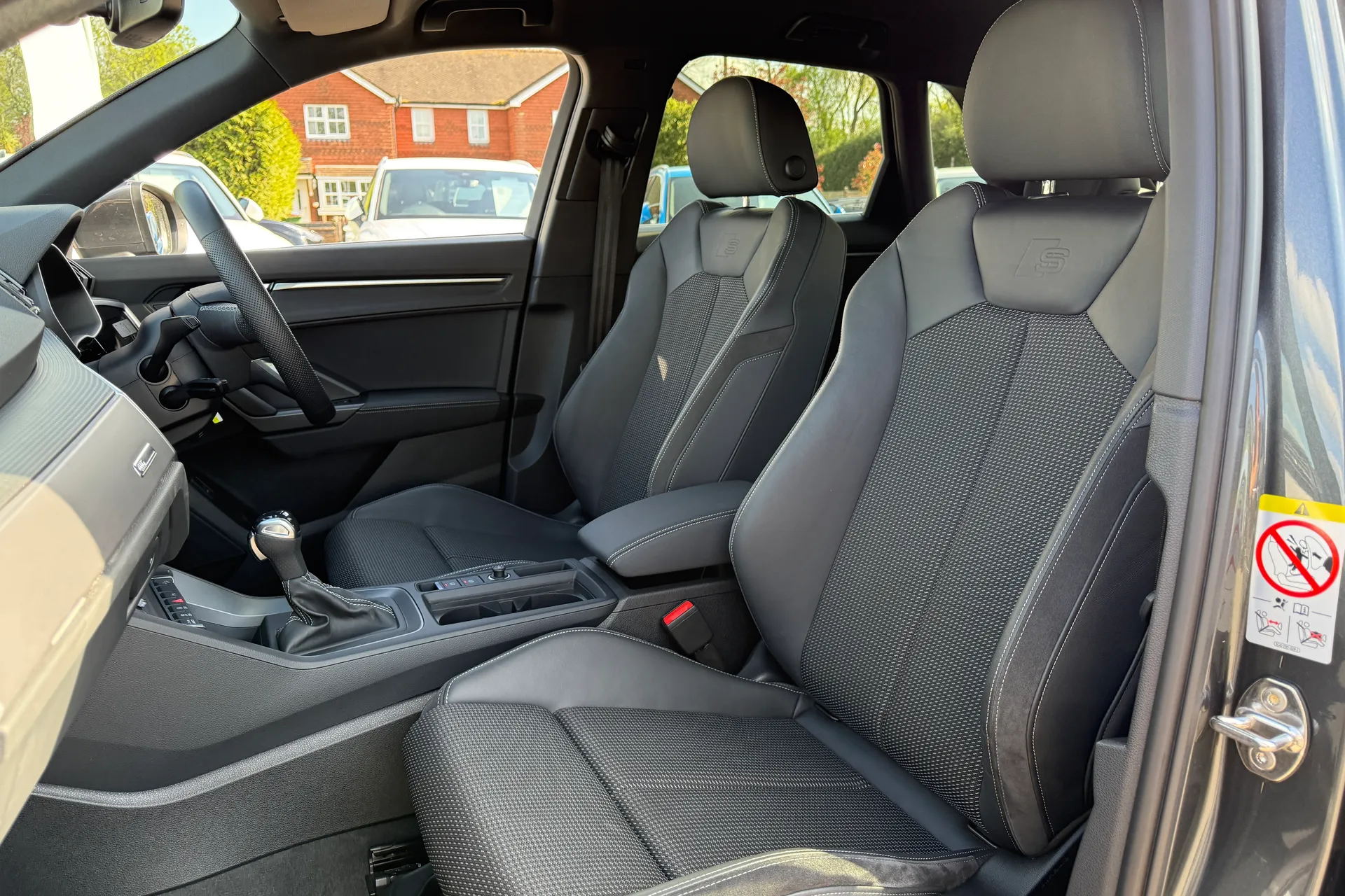 Audi Q3 thumbnail image number 31