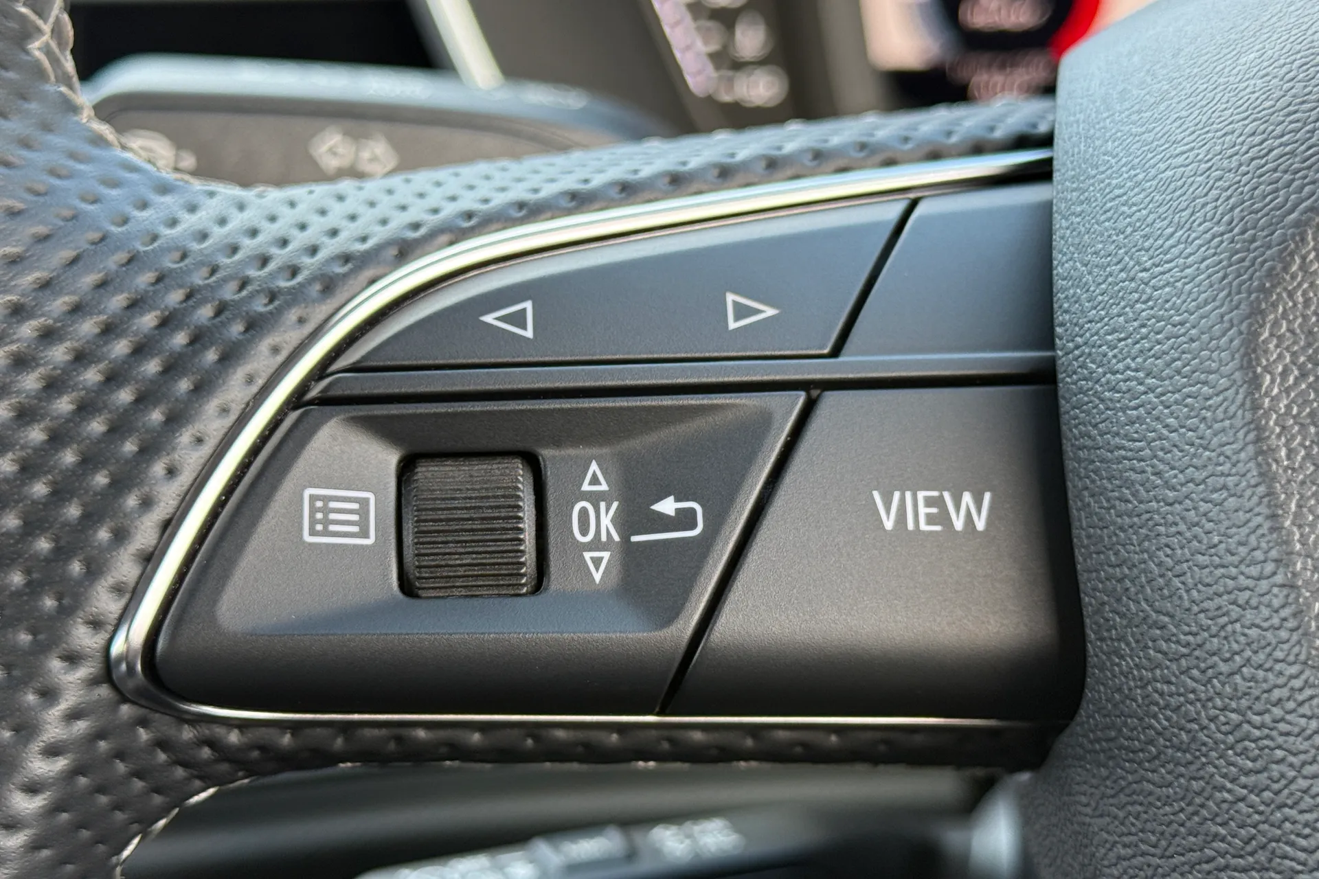 Audi Q3 thumbnail image number 22