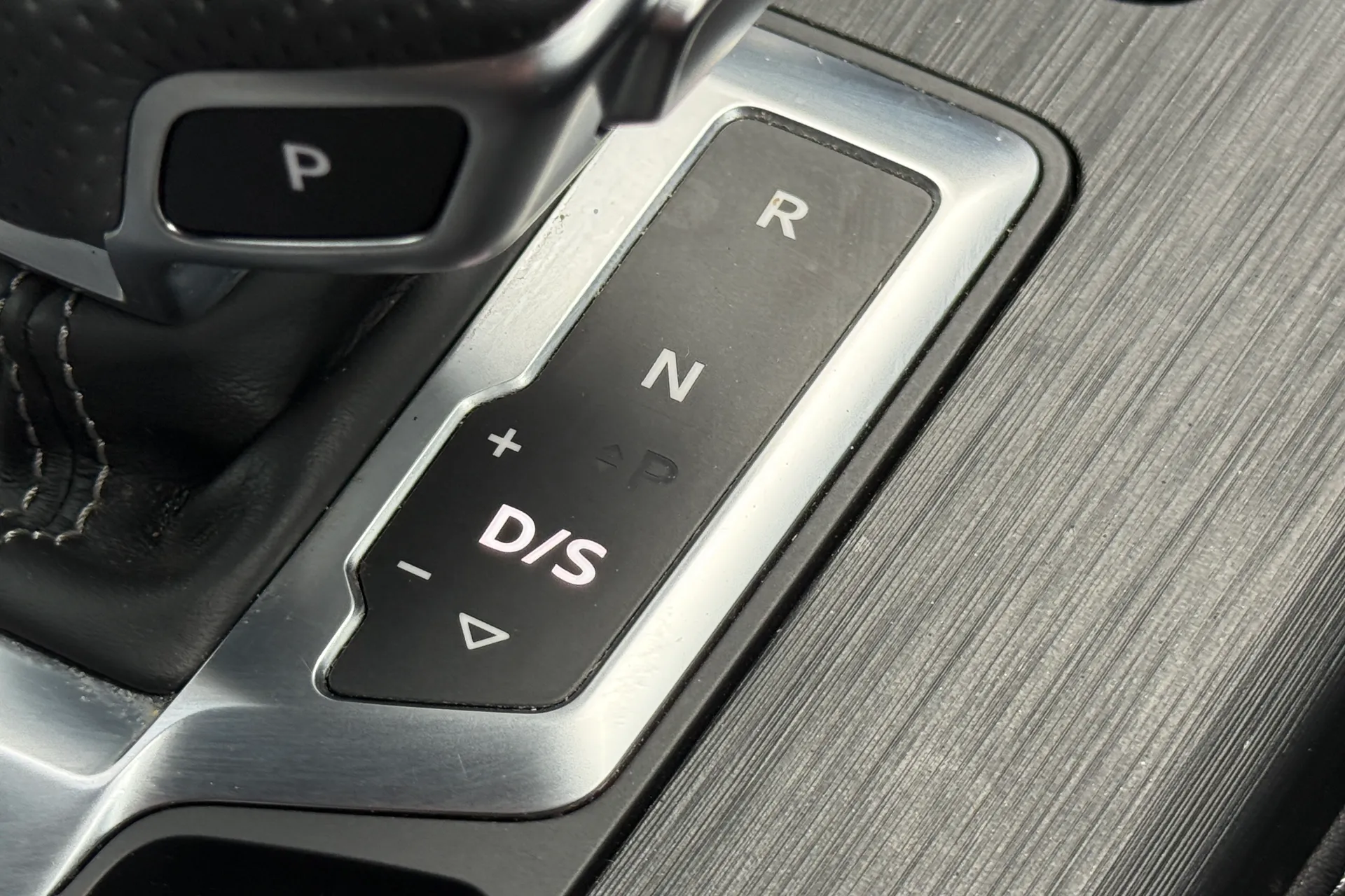 Audi Q5 thumbnail image number 31
