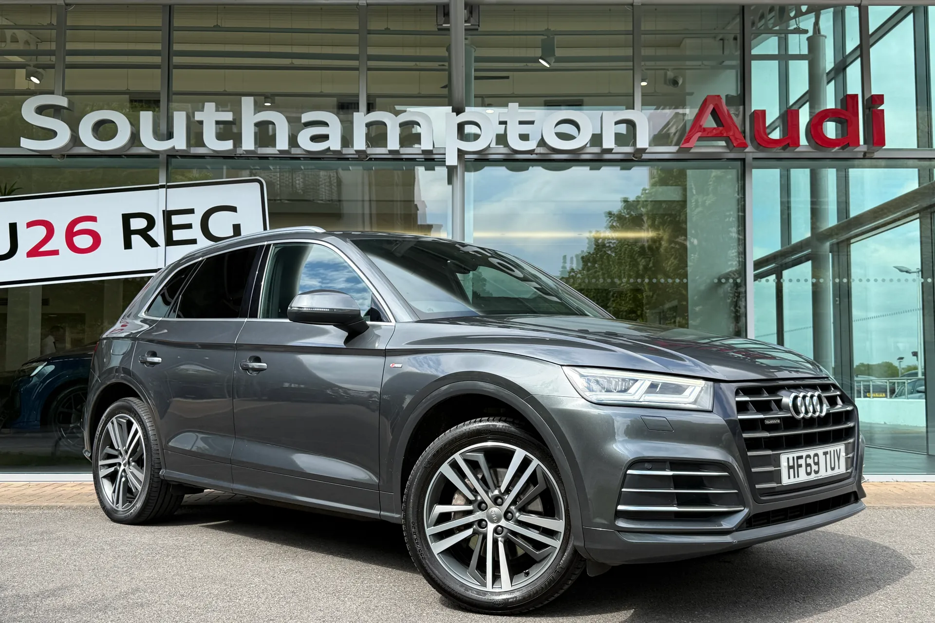 Audi Q5 focused image