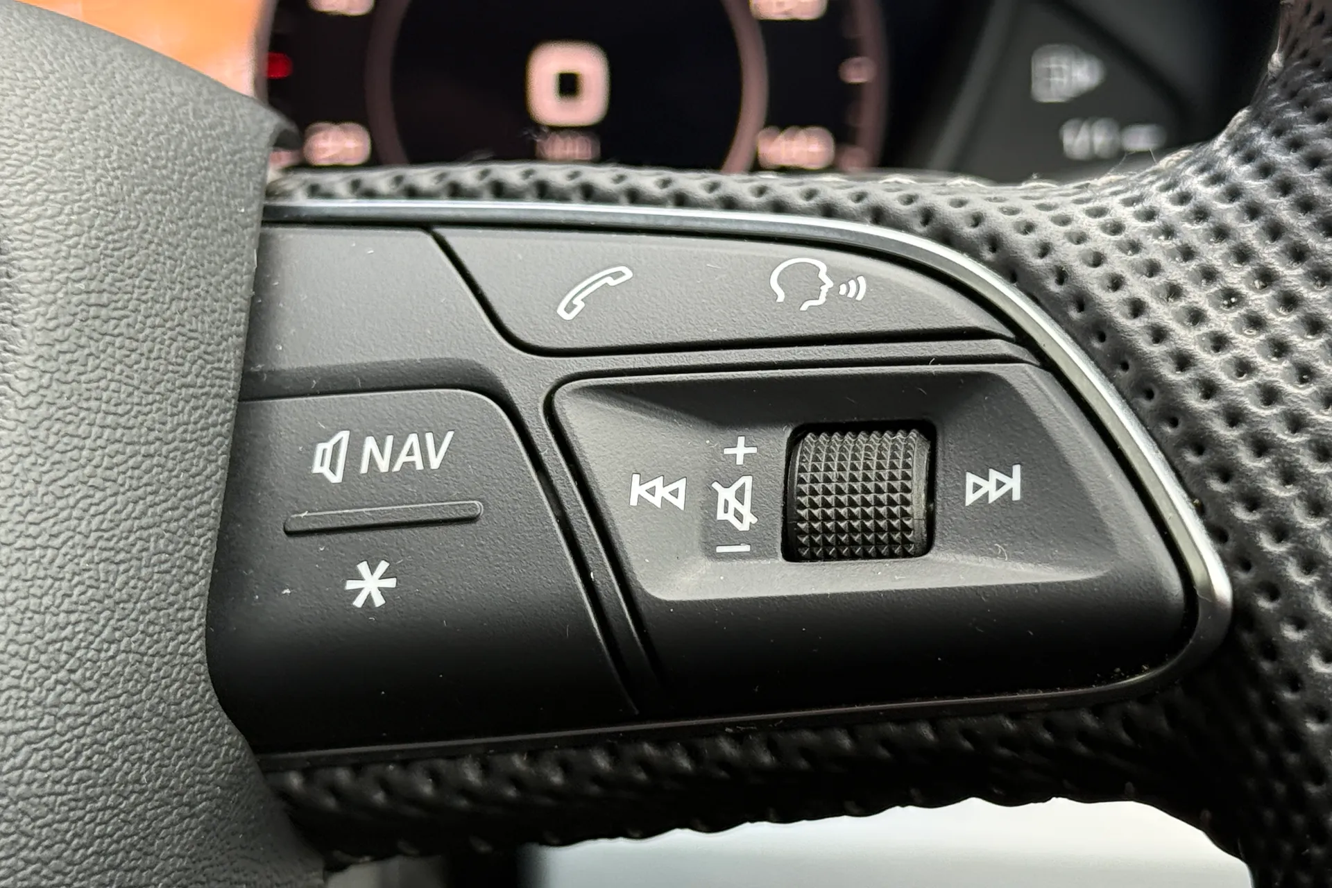 Audi Q5 thumbnail image number 16