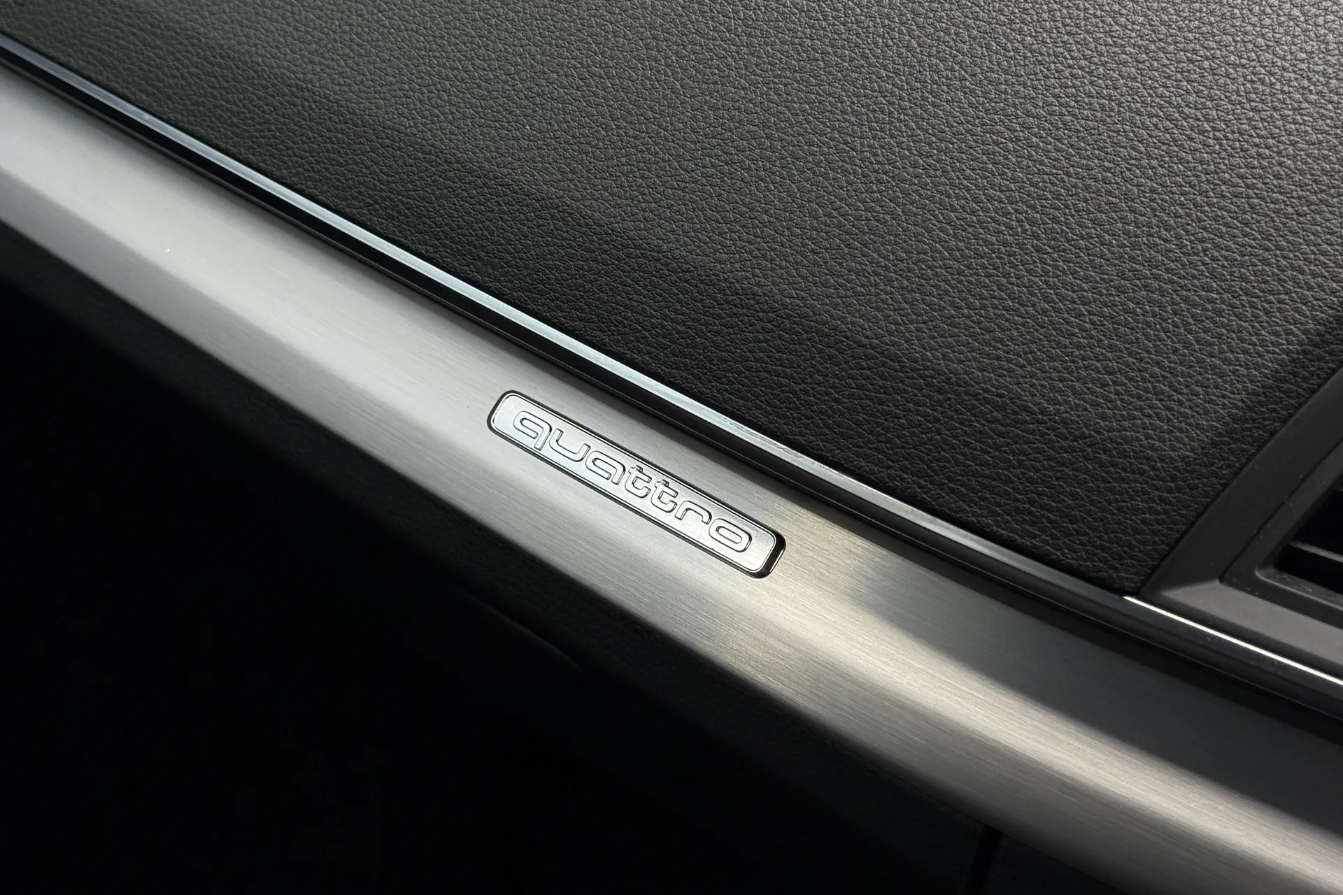 Audi Q5 thumbnail image number 33