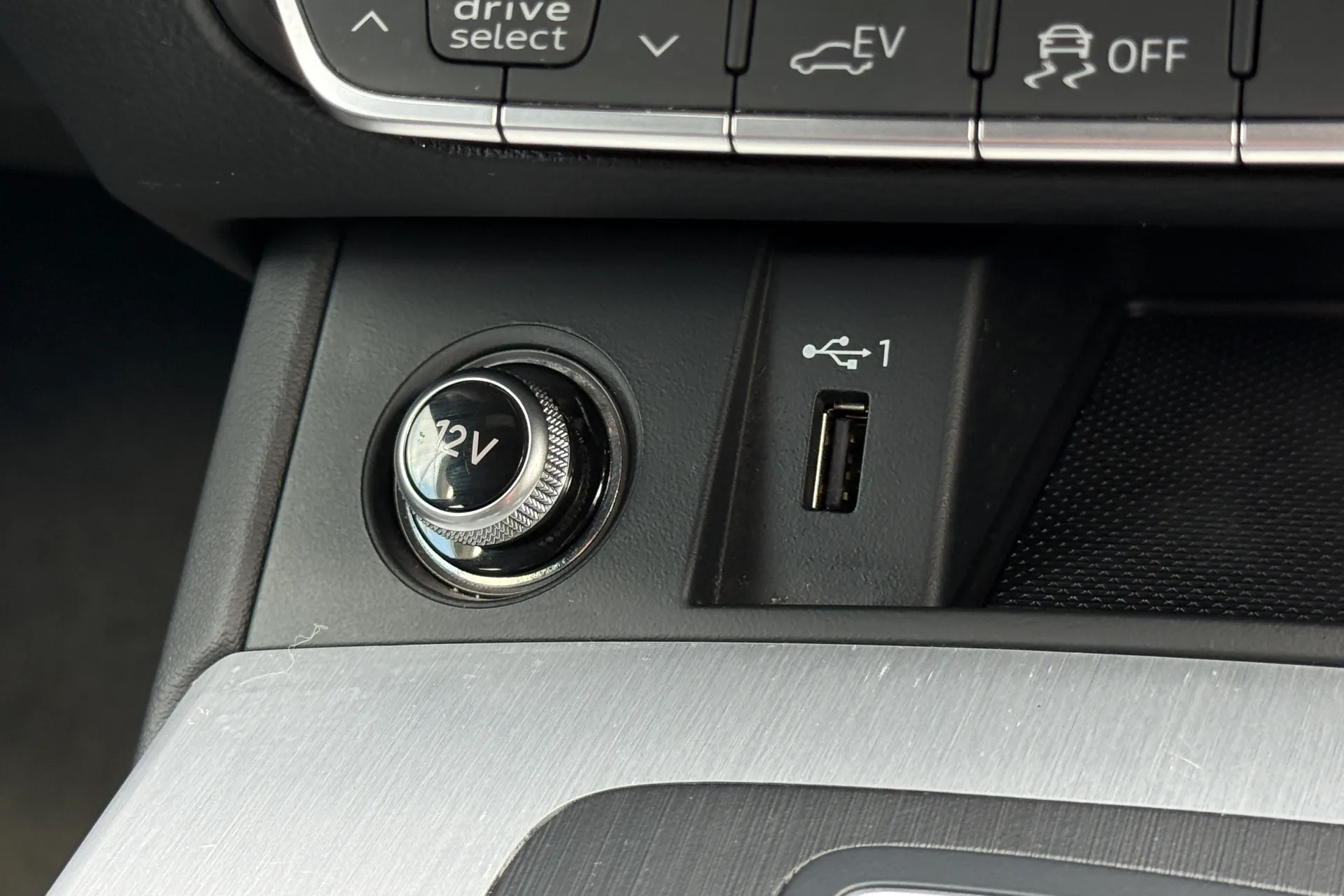 Audi Q5 thumbnail image number 22
