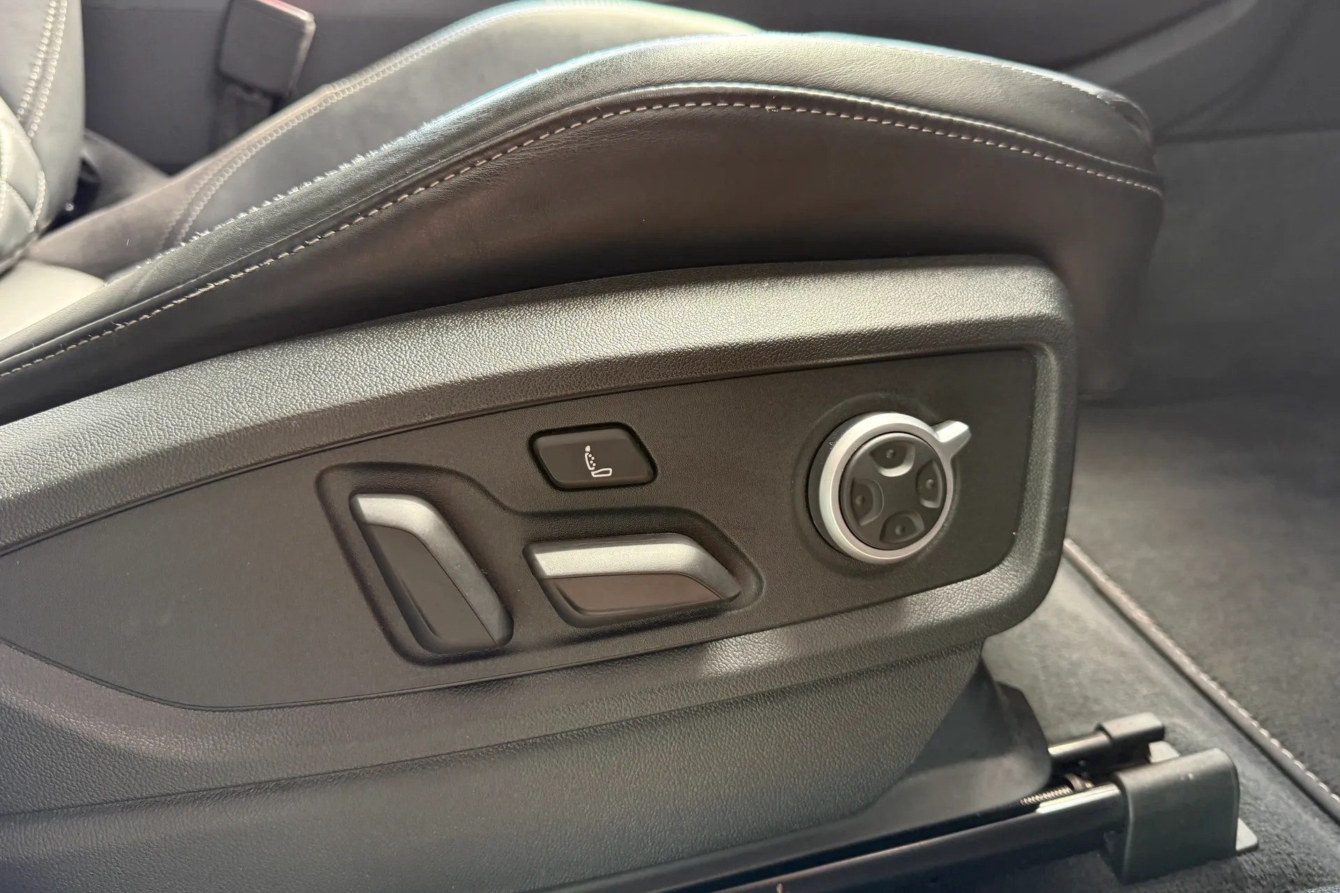 Audi Q5 thumbnail image number 8