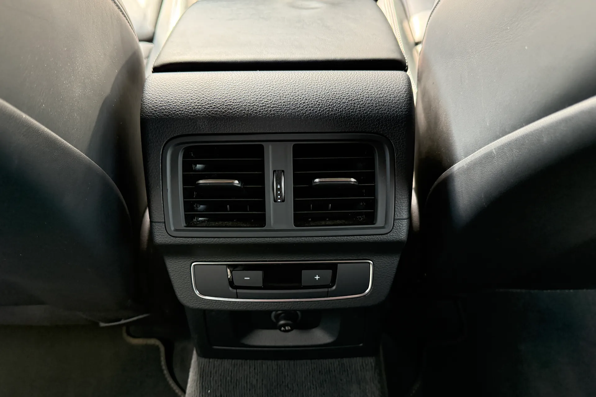 Audi Q5 thumbnail image number 50