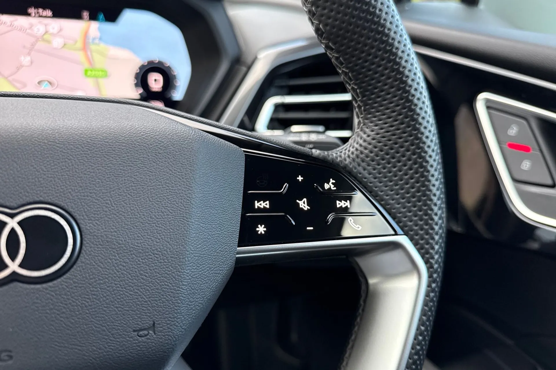 Audi Q4 thumbnail image number 51