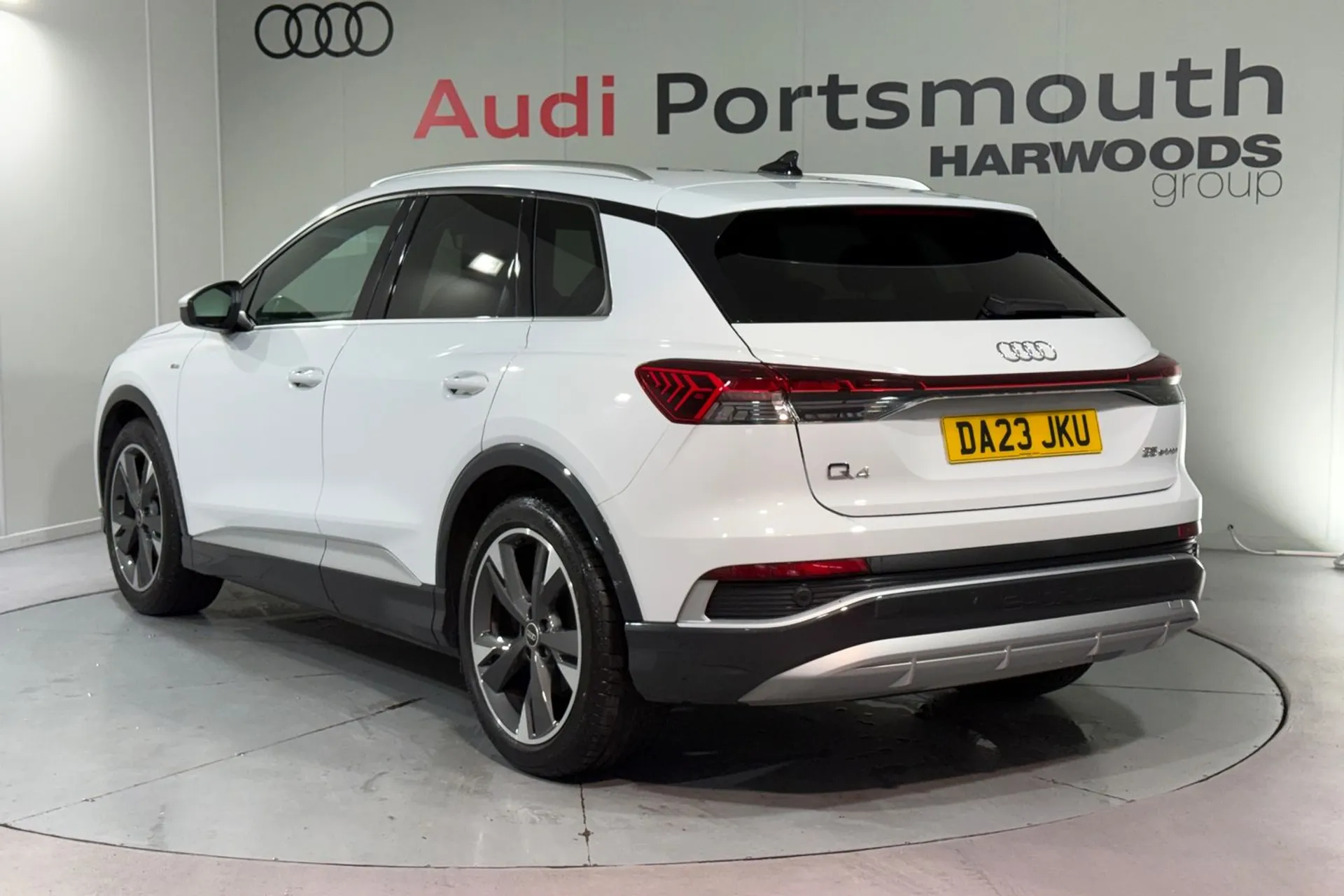 Audi Q4 thumbnail image number 15