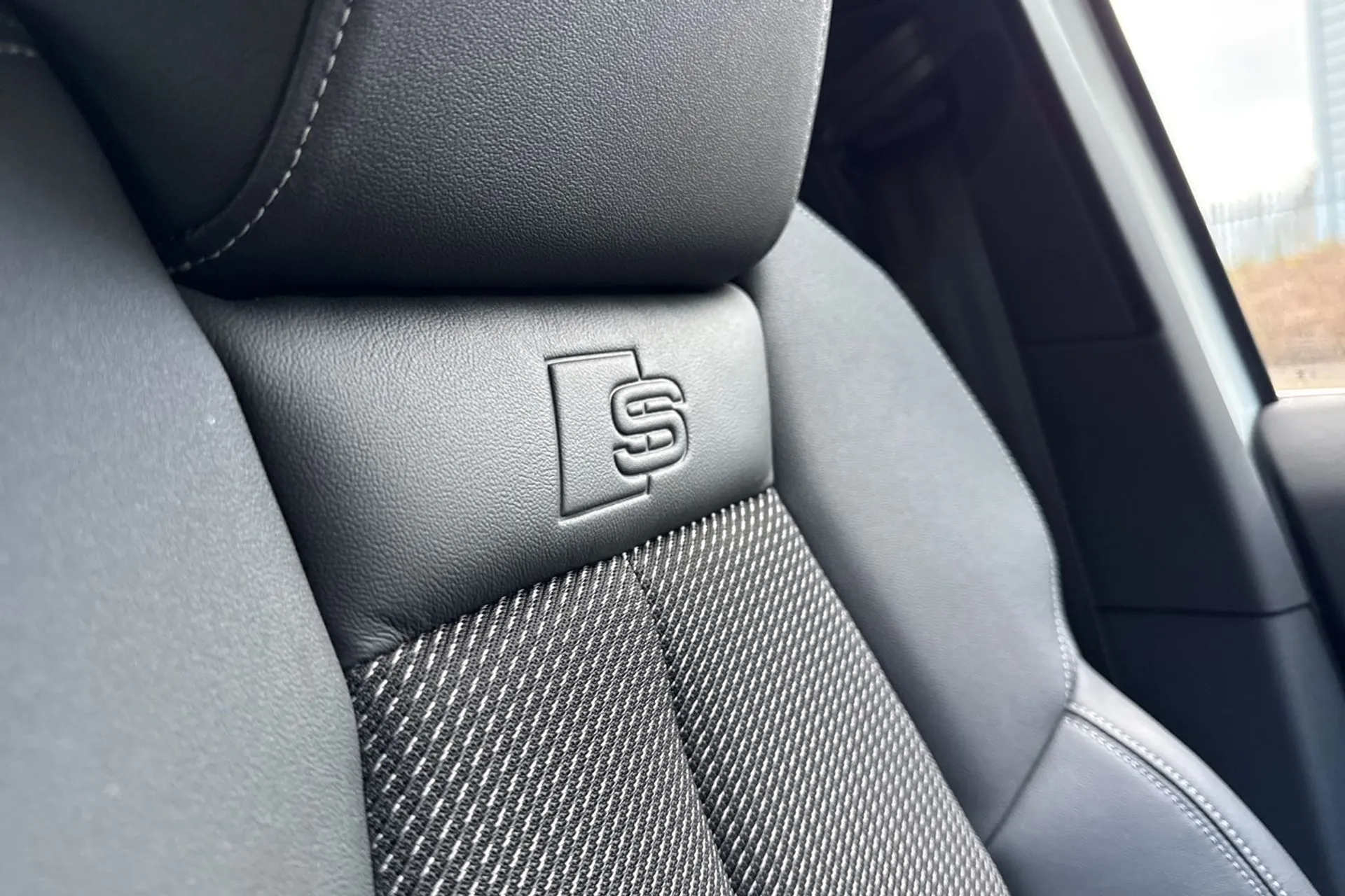 Audi Q4 thumbnail image number 33