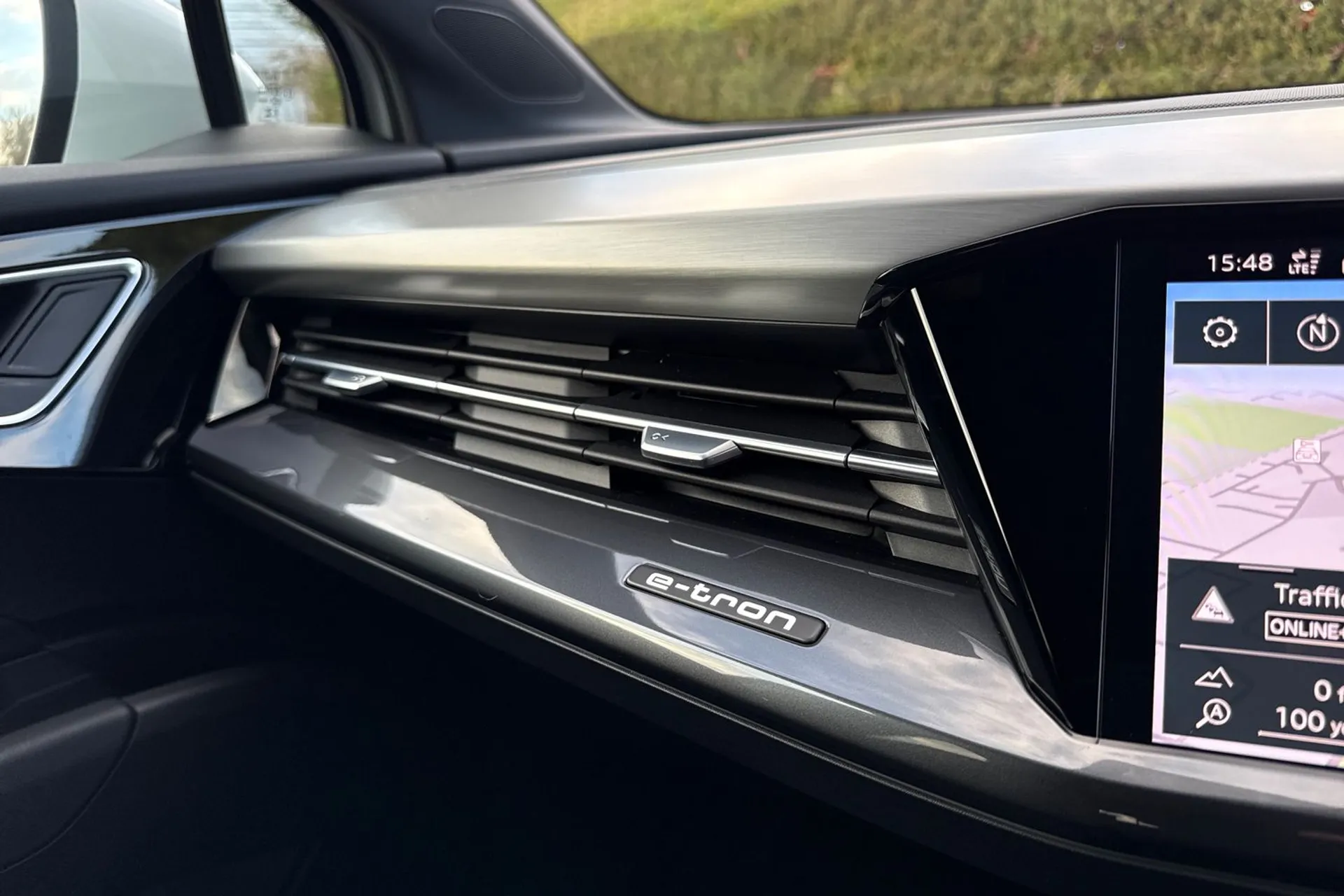 Audi Q4 thumbnail image number 25