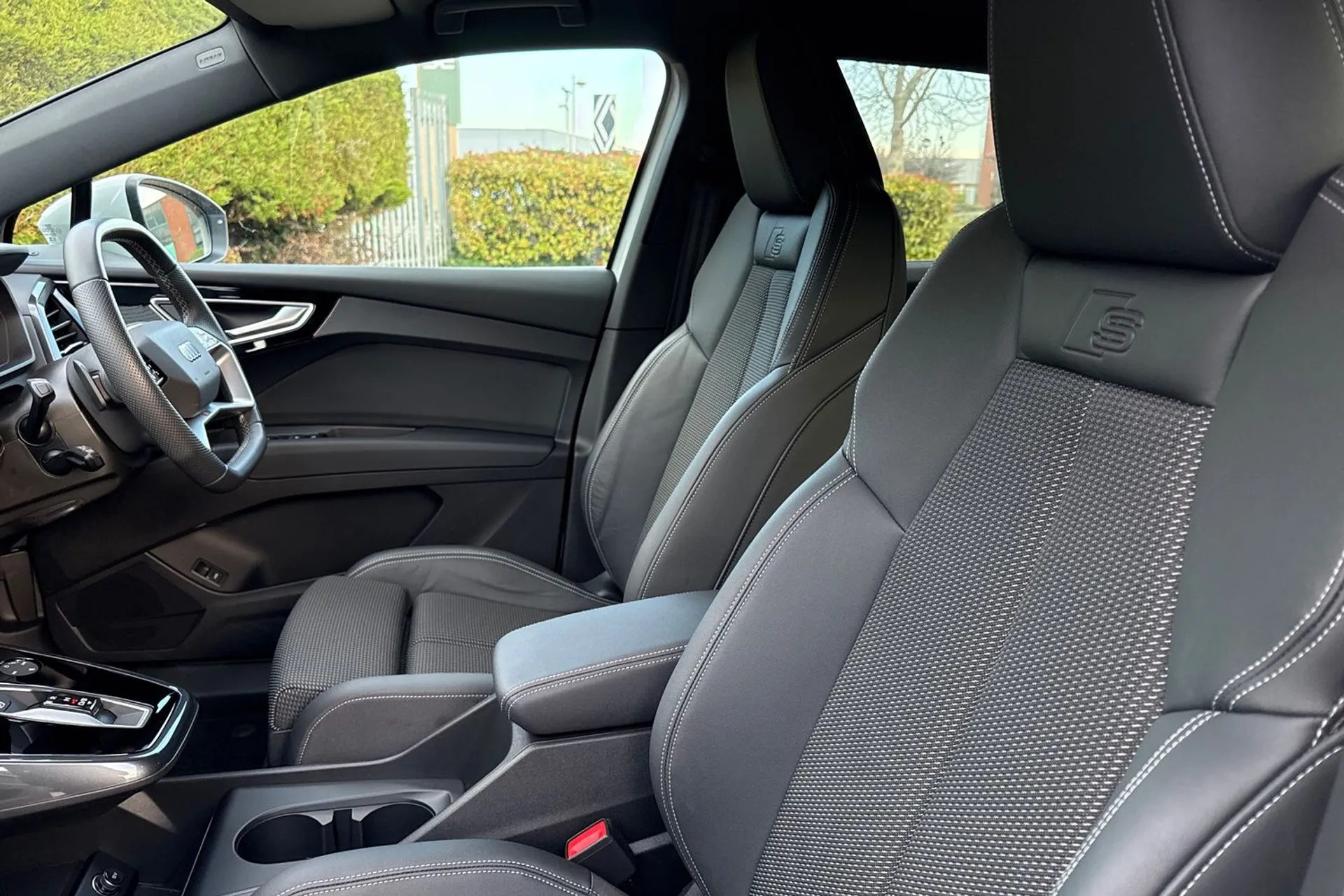 Audi Q4 thumbnail image number 45