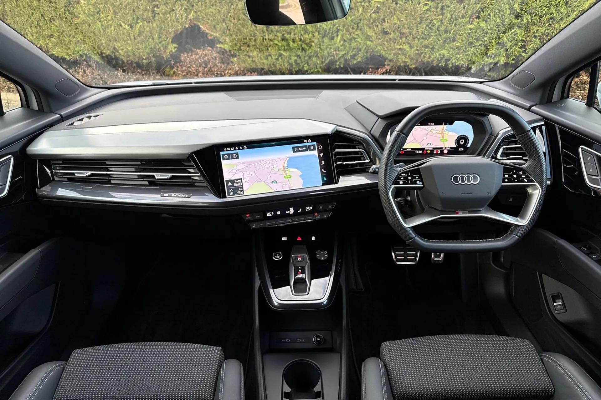 Audi Q4 thumbnail image number 3