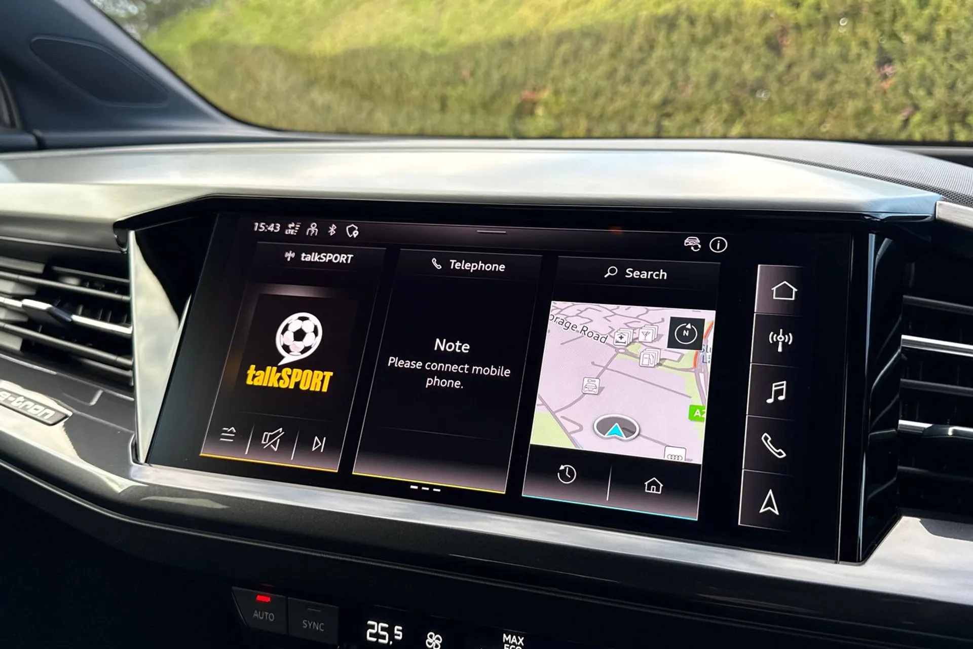 Audi Q4 thumbnail image number 10