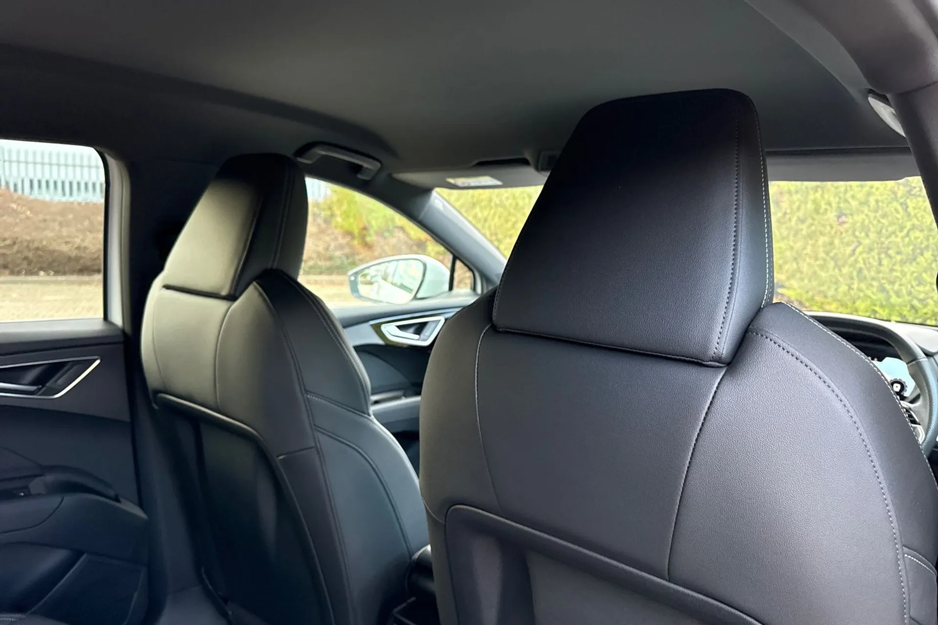 Audi Q4 thumbnail image number 43