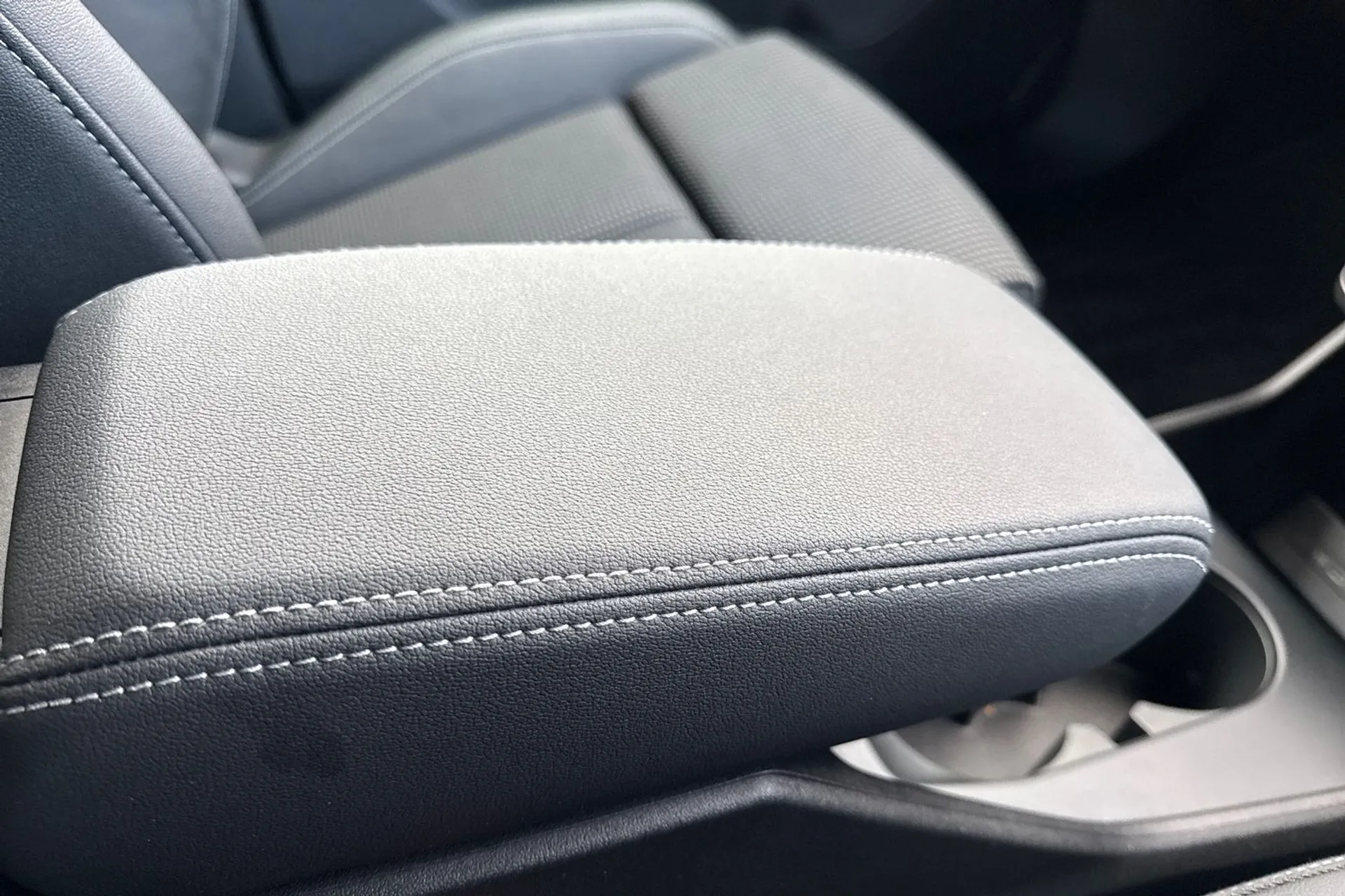 Audi Q4 thumbnail image number 35