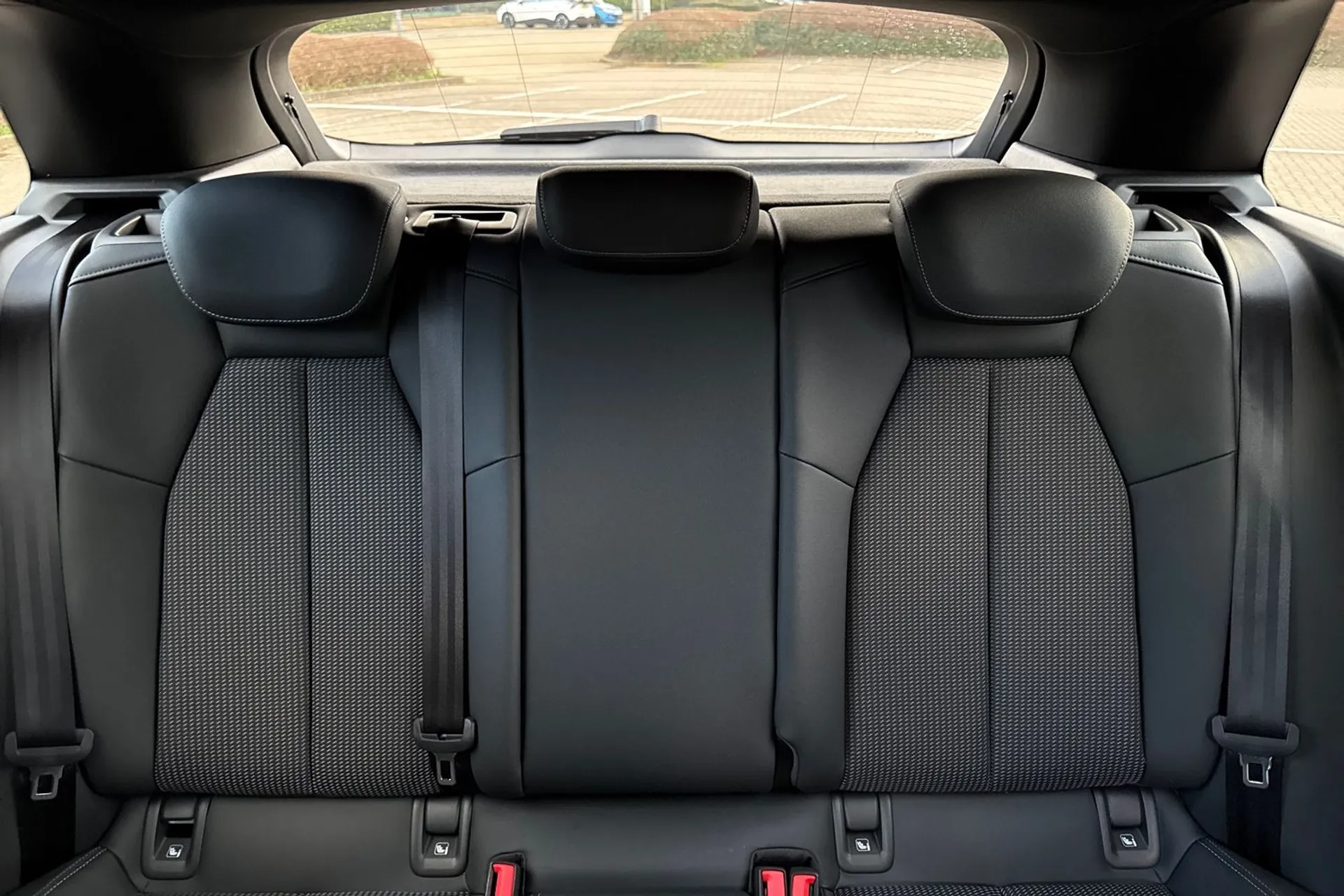 Audi Q4 thumbnail image number 47