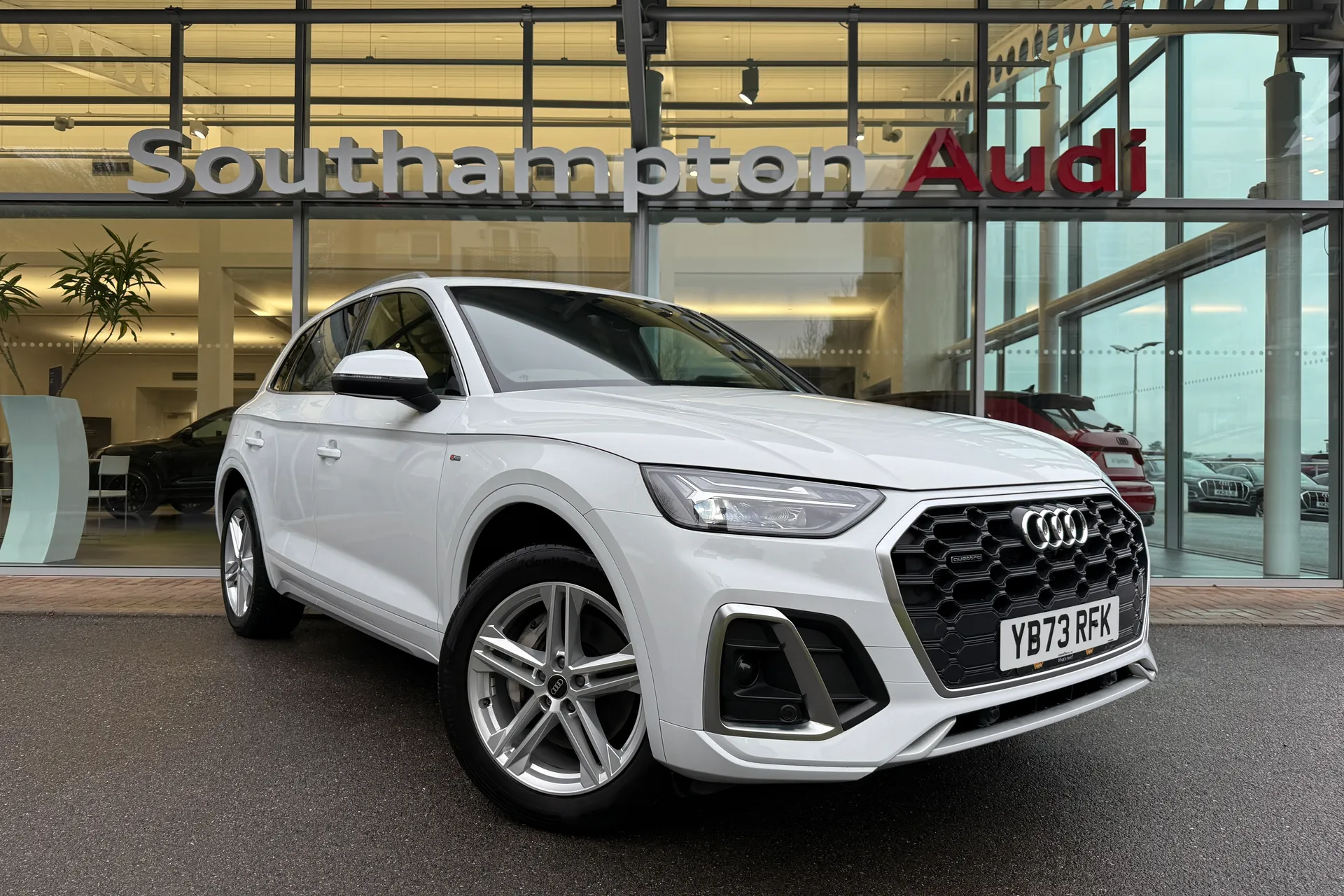 Audi Q5 focused image