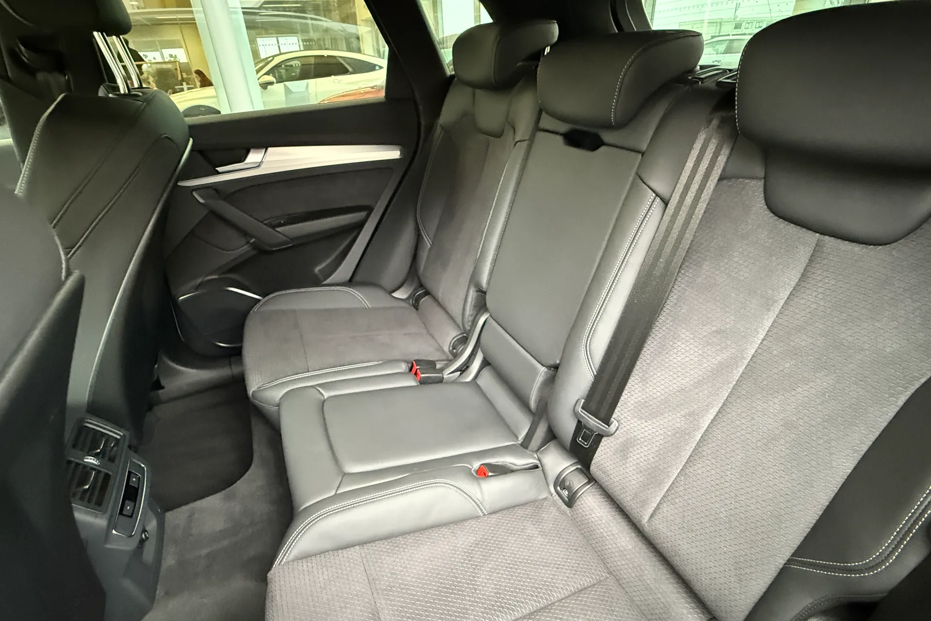 Audi Q5 thumbnail image number 39