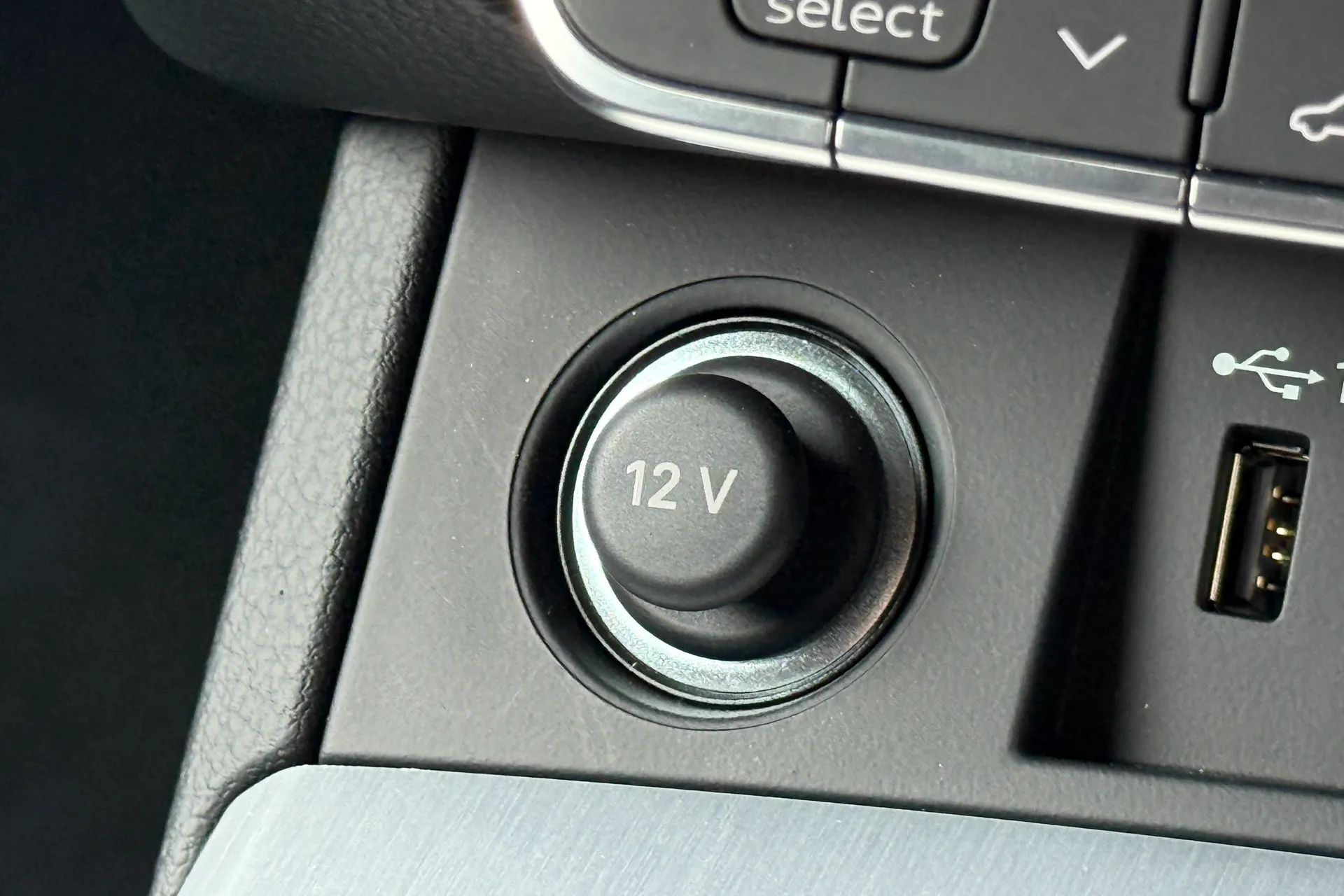 Audi Q5 thumbnail image number 15