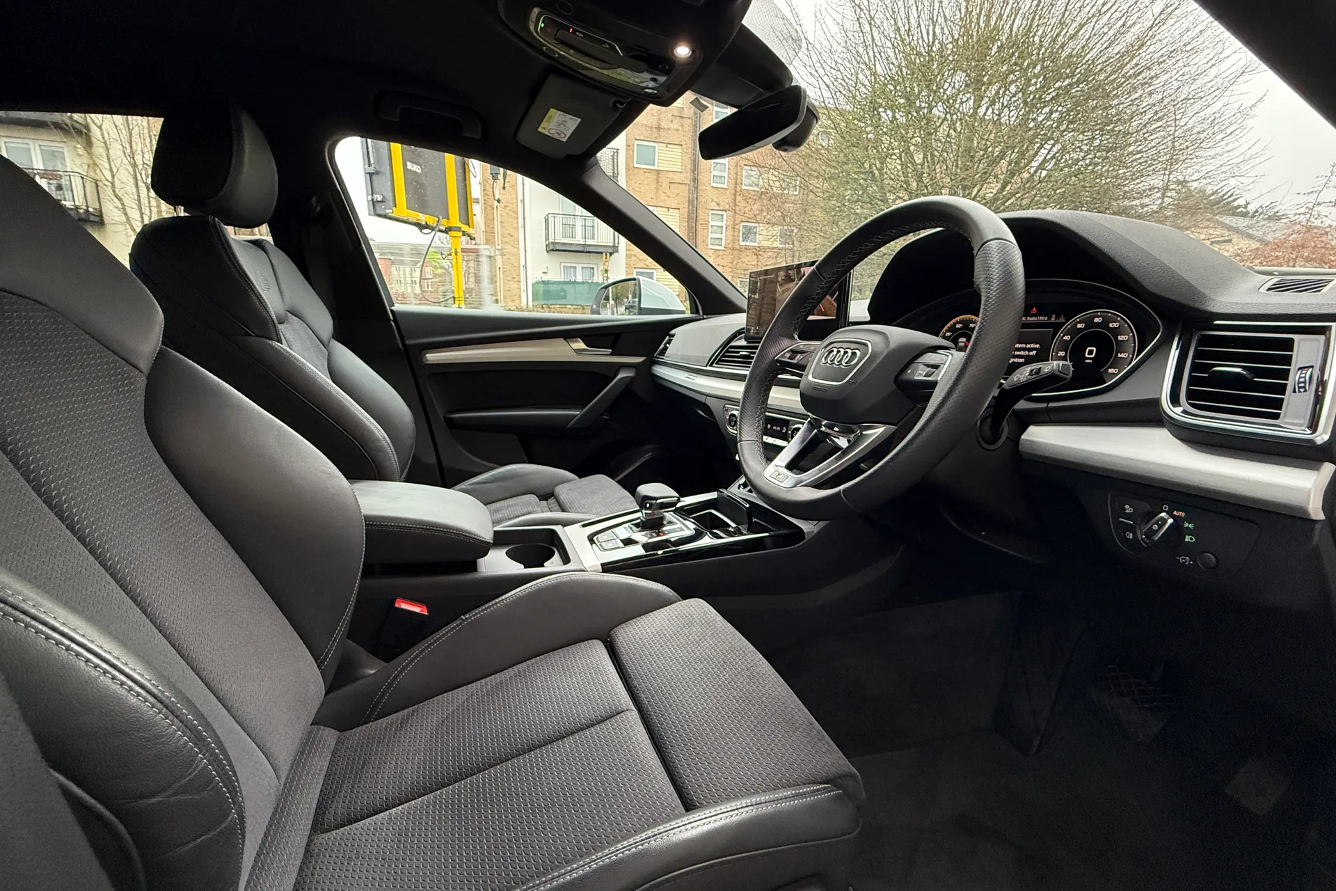 Audi Q5 thumbnail image number 2