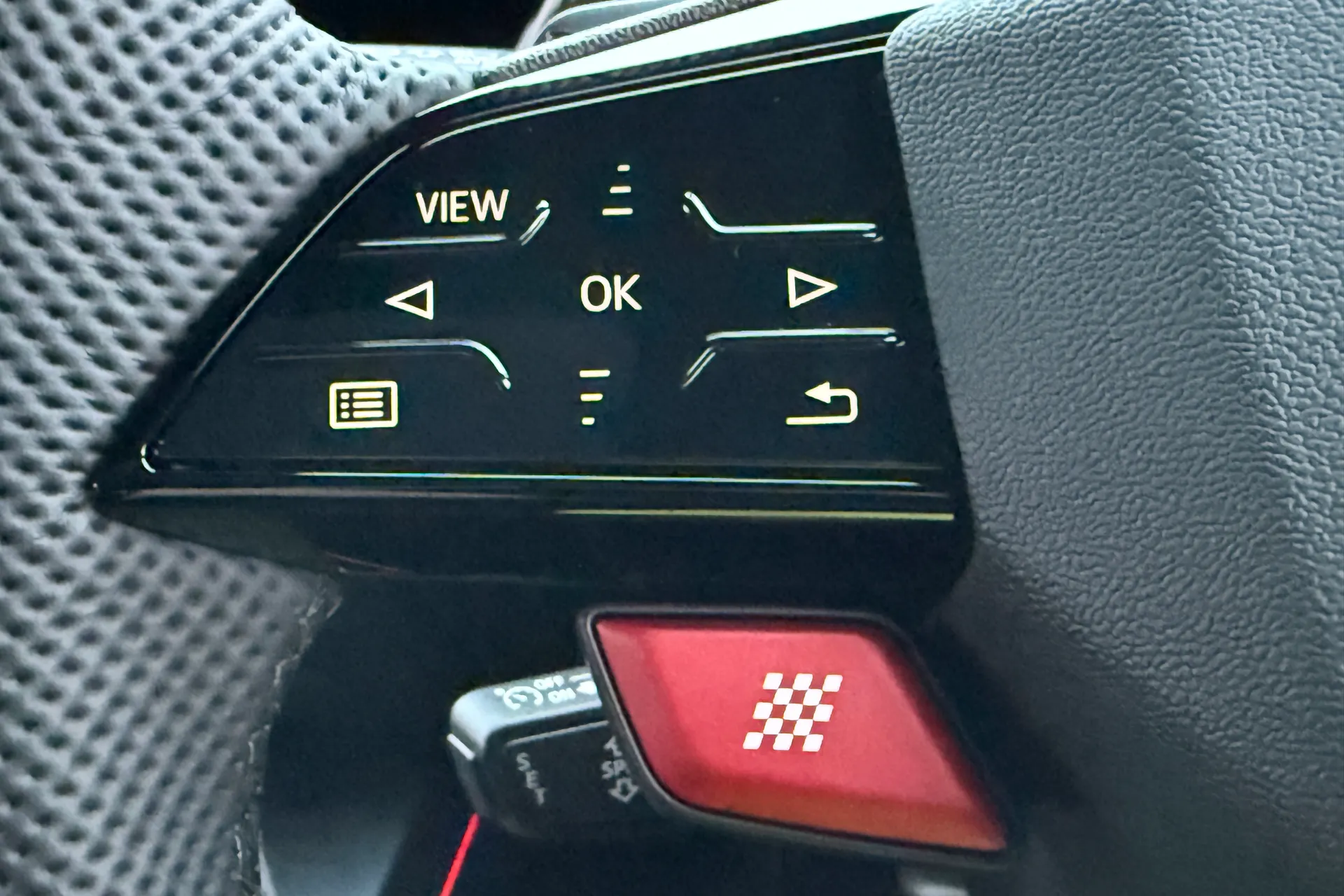 Audi RS3 thumbnail image number 25