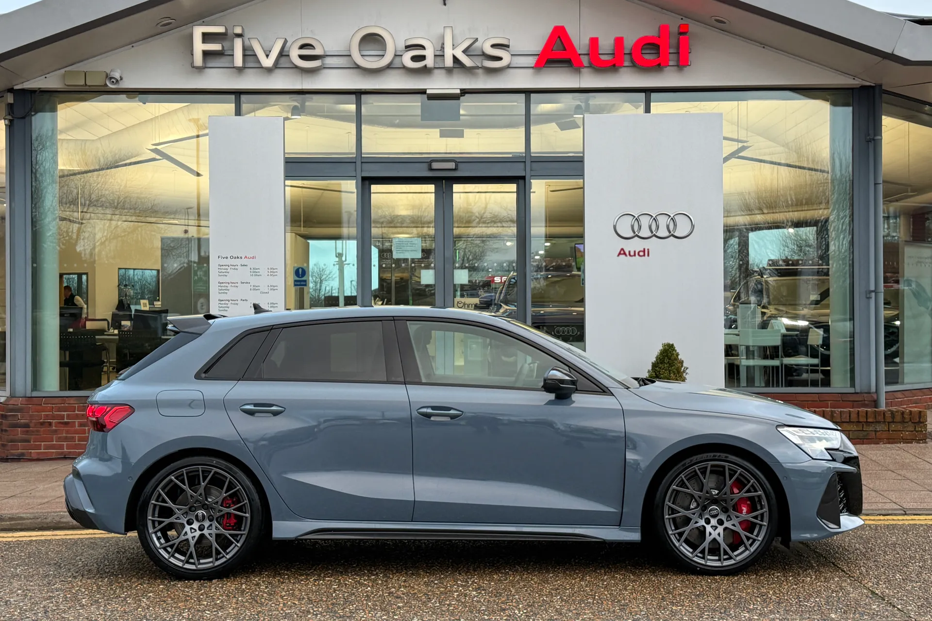 Audi RS3 thumbnail image number 2