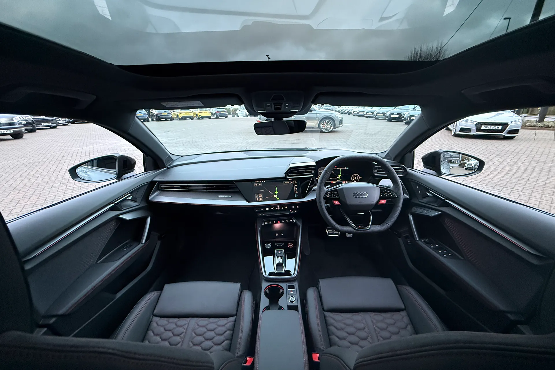 Audi RS3 thumbnail image number 3