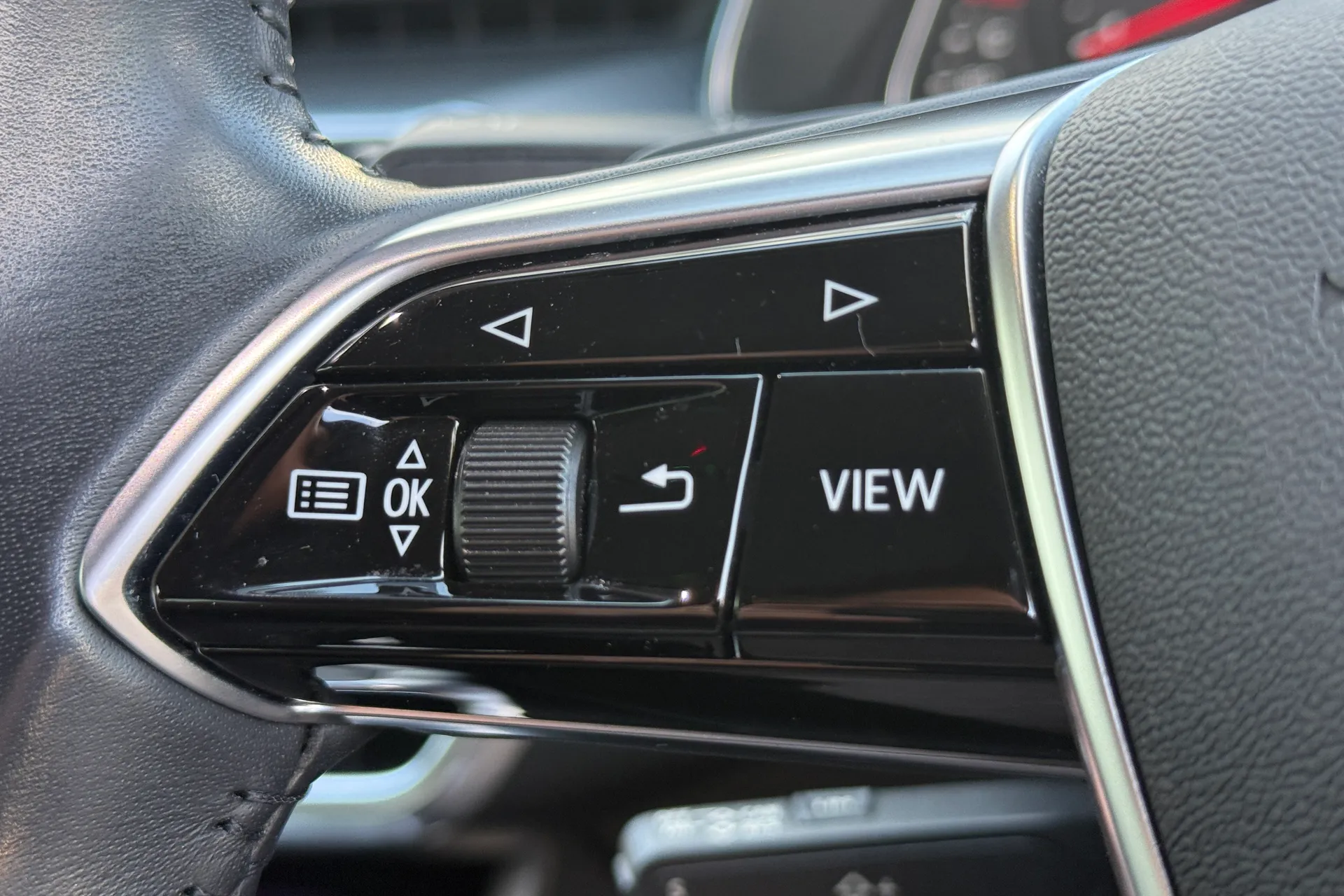 Audi A6 SPORT 40 TDI S-A thumbnail image number 14