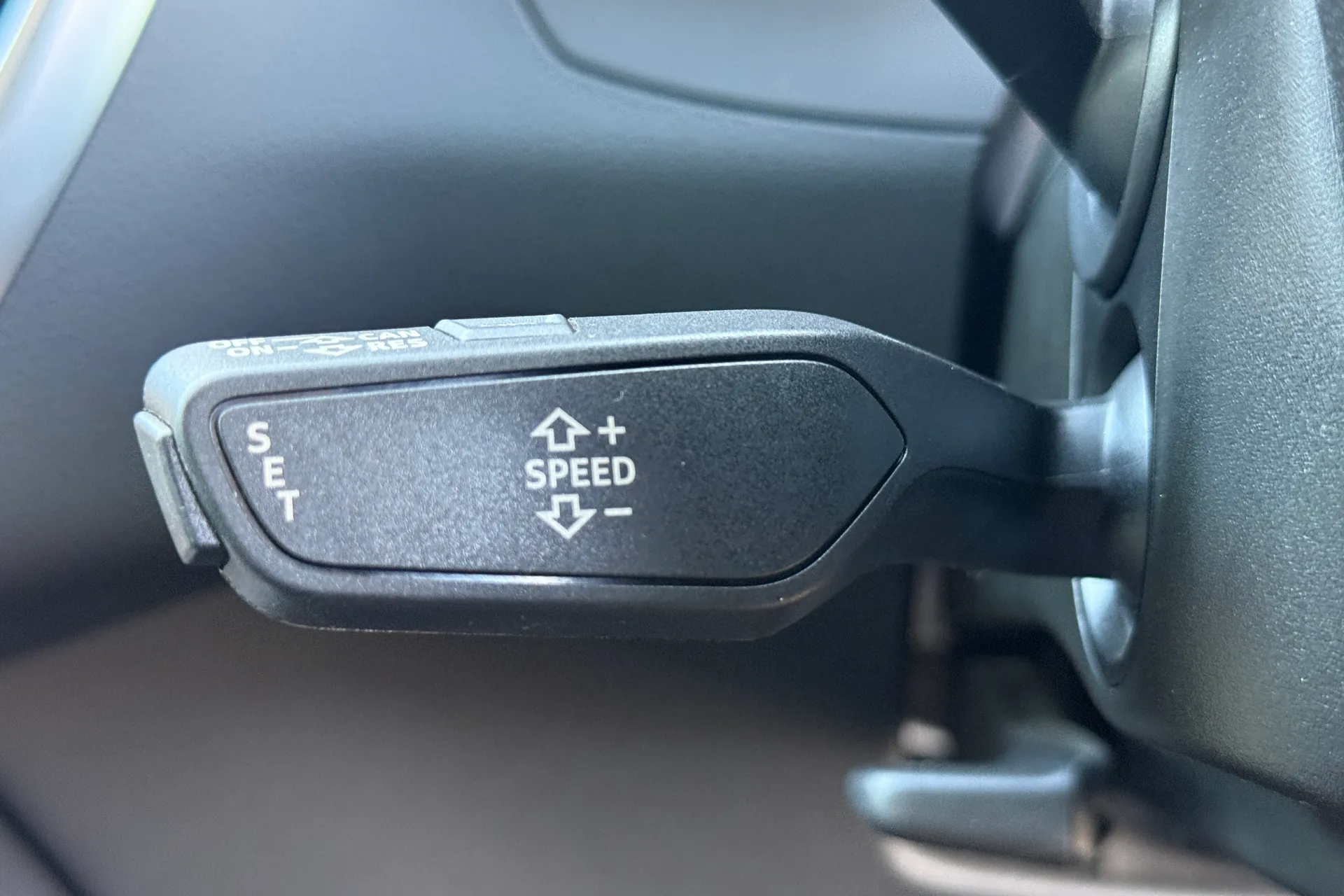 Audi A6 SPORT 40 TDI S-A thumbnail image number 13