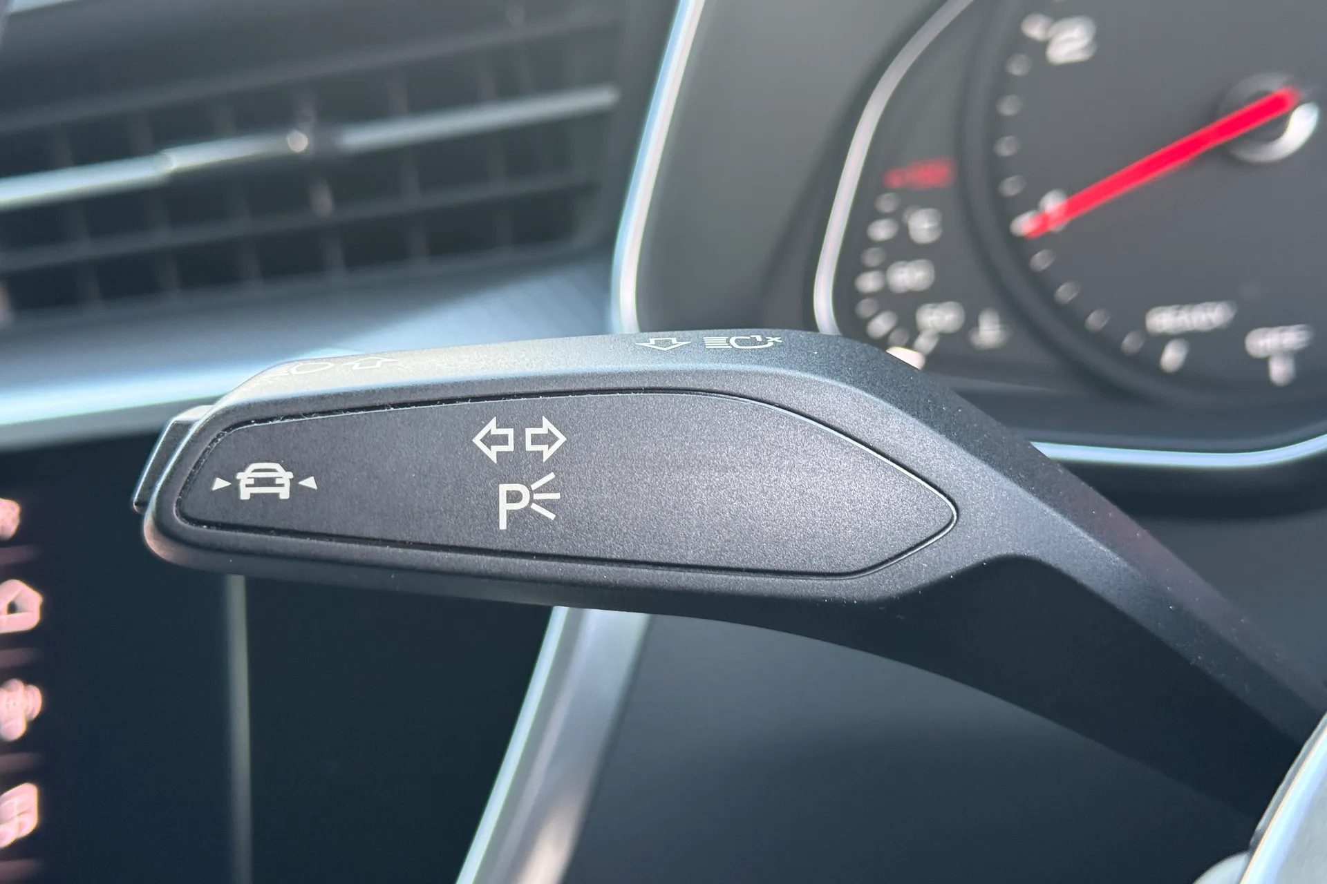 Audi A6 SPORT 40 TDI S-A thumbnail image number 16