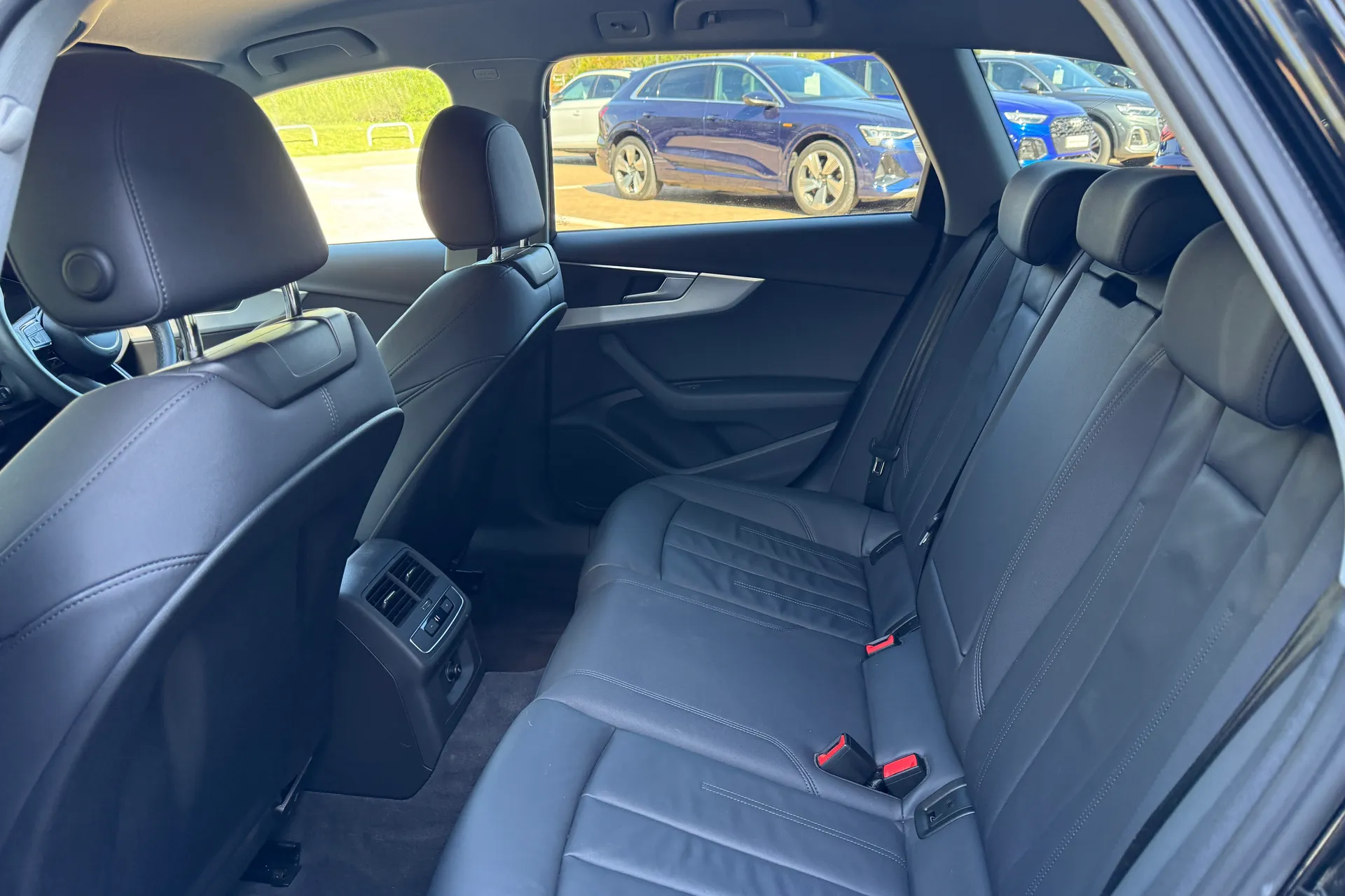Audi A4 thumbnail image number 50