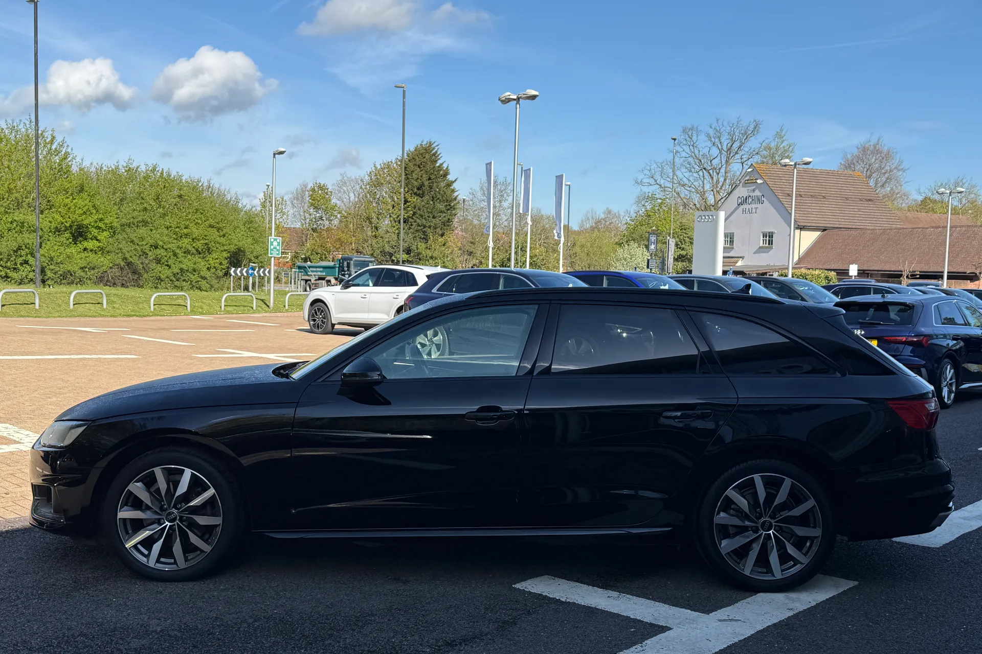 Audi A4 thumbnail image number 47