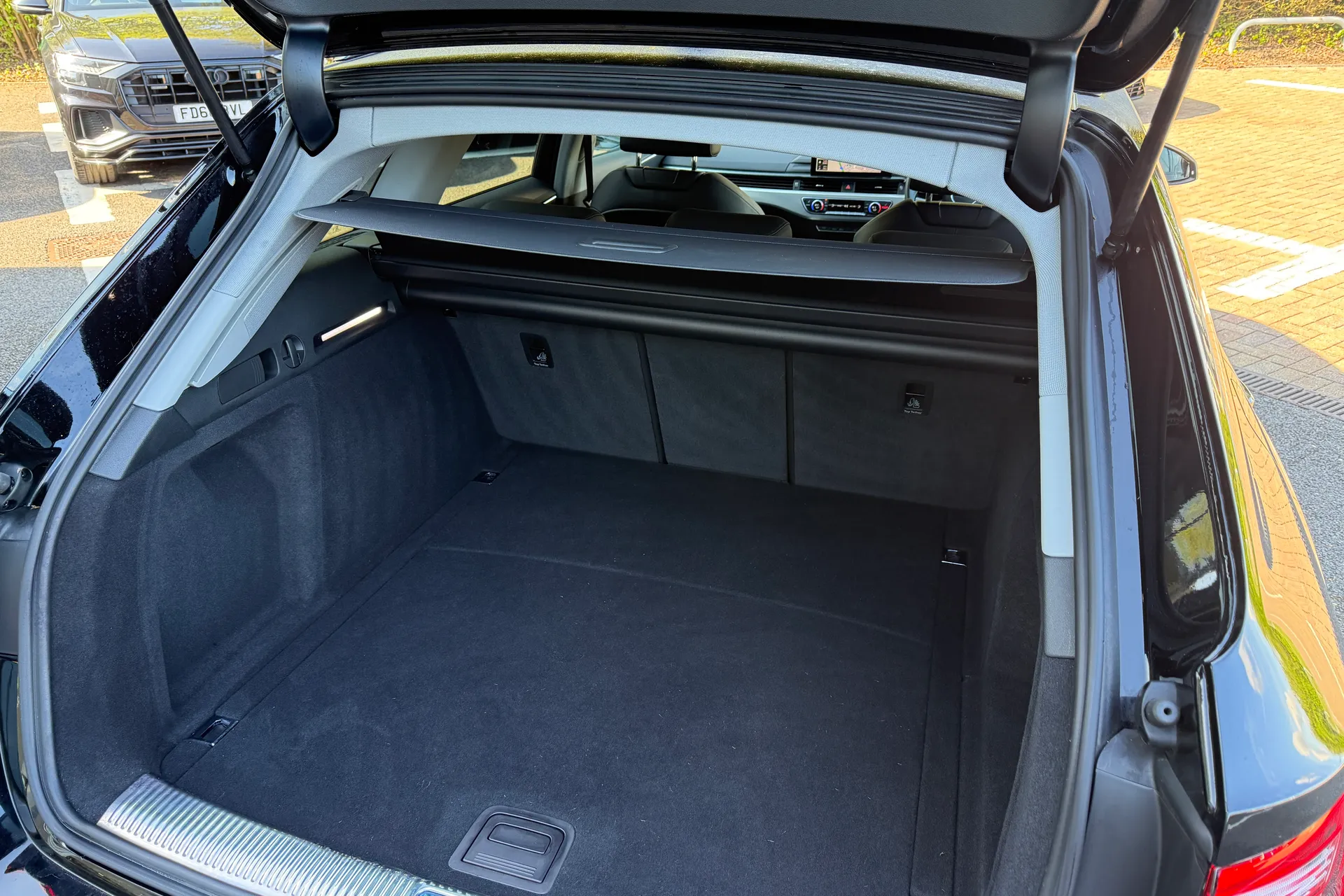 Audi A4 thumbnail image number 41