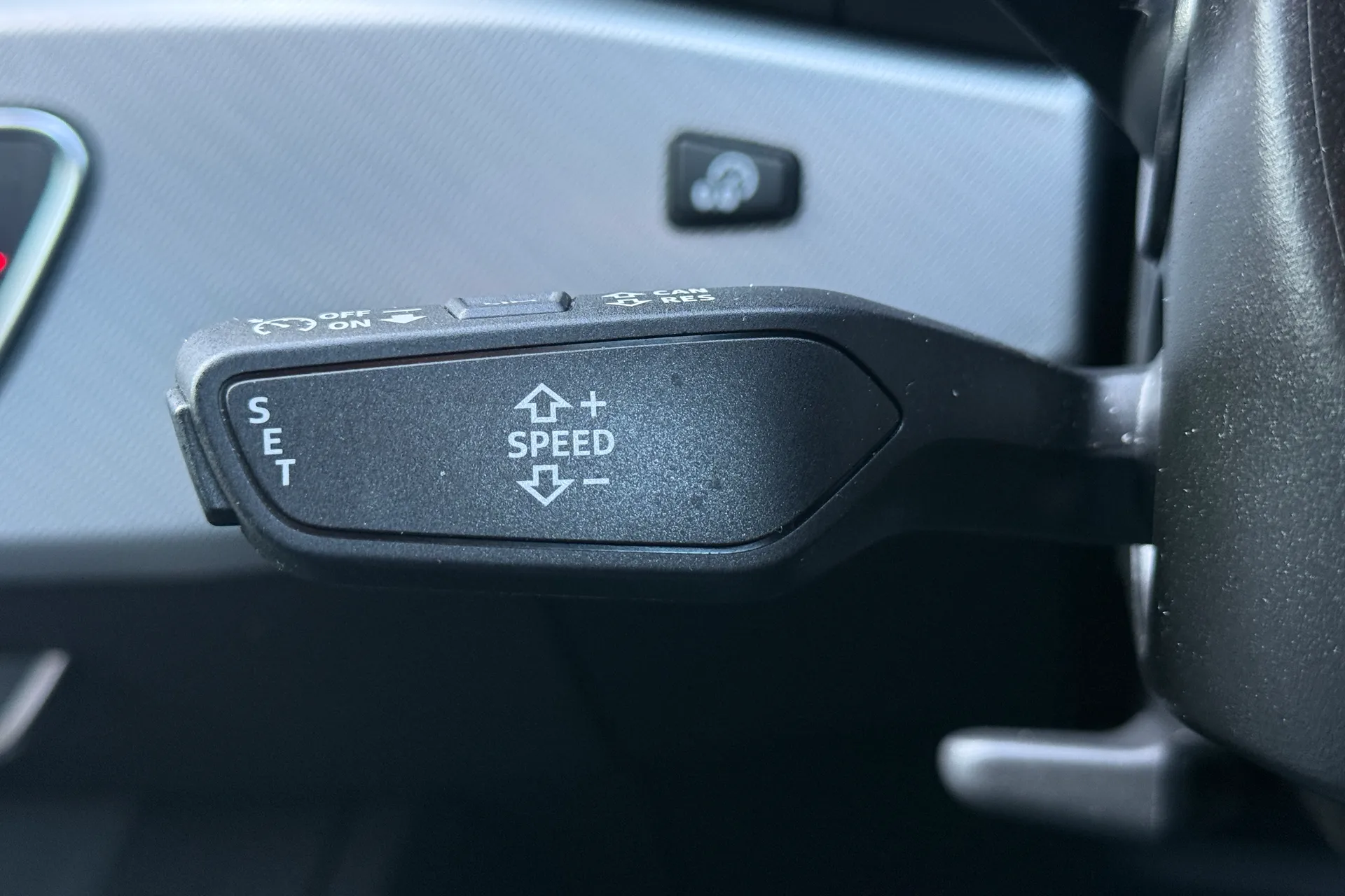 Audi A4 thumbnail image number 9