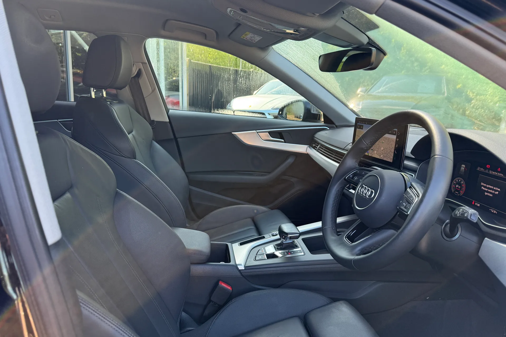 Audi A4 thumbnail image number 27