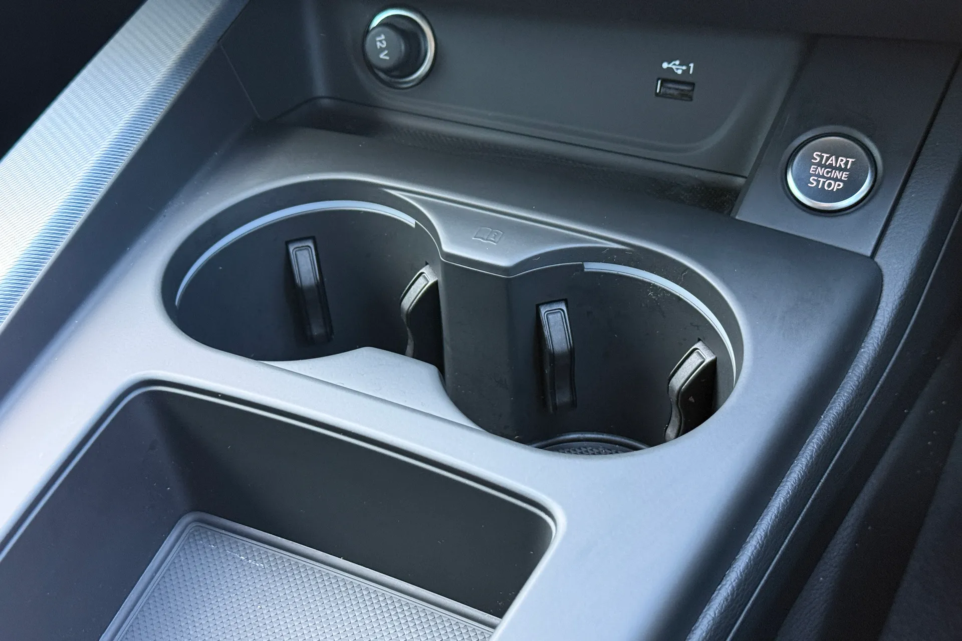 Audi A4 thumbnail image number 19