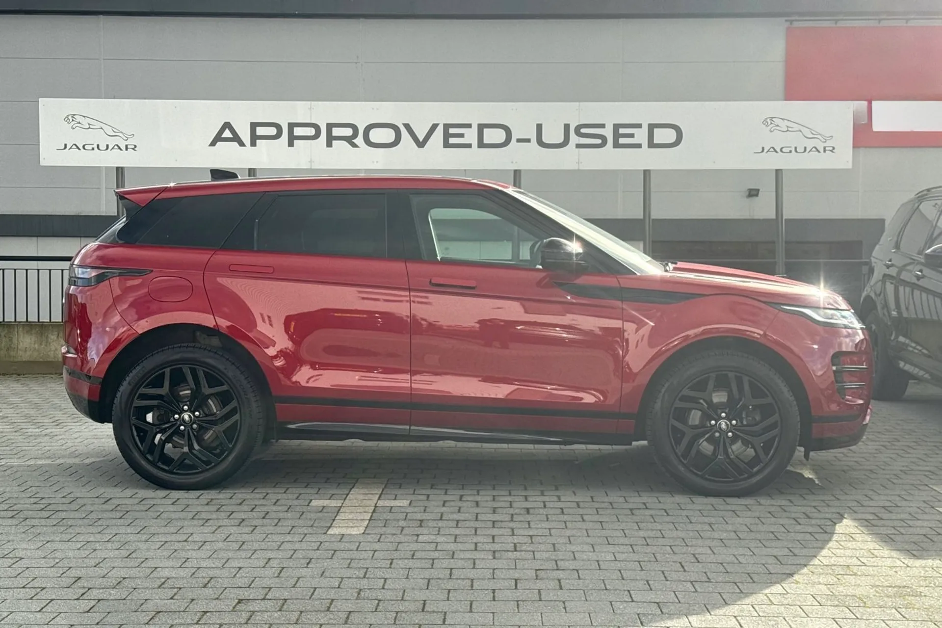 LAND ROVER RANGE ROVER EVOQUE thumbnail image number 2