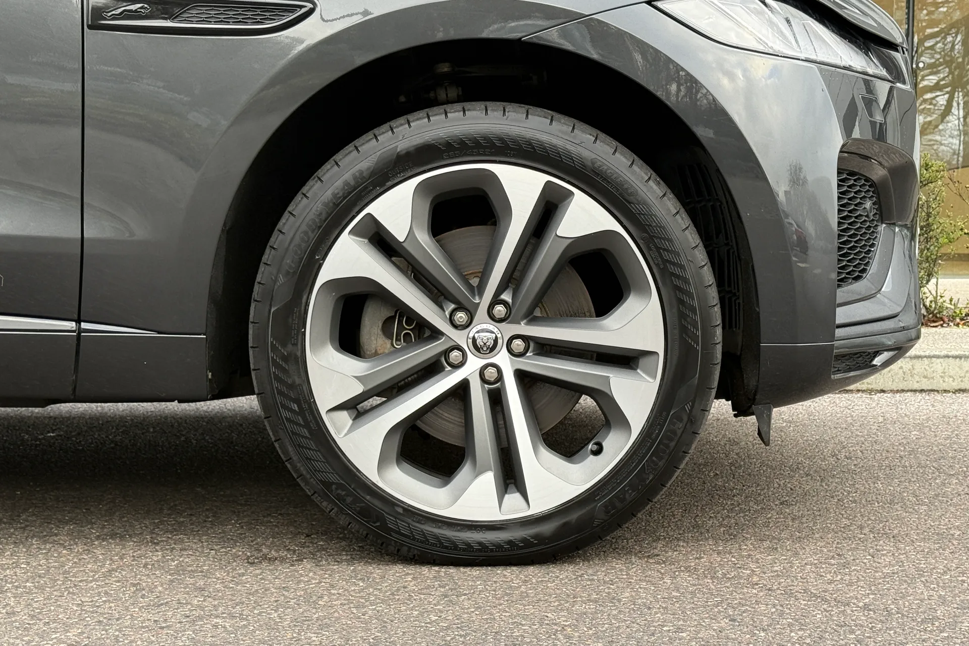 Jaguar F-PACE thumbnail image number 8