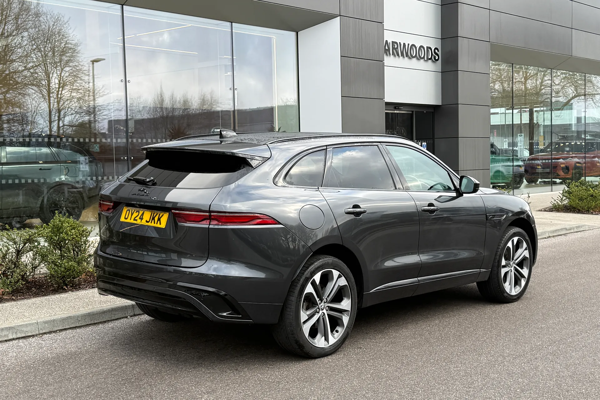 Jaguar F-PACE thumbnail image number 9