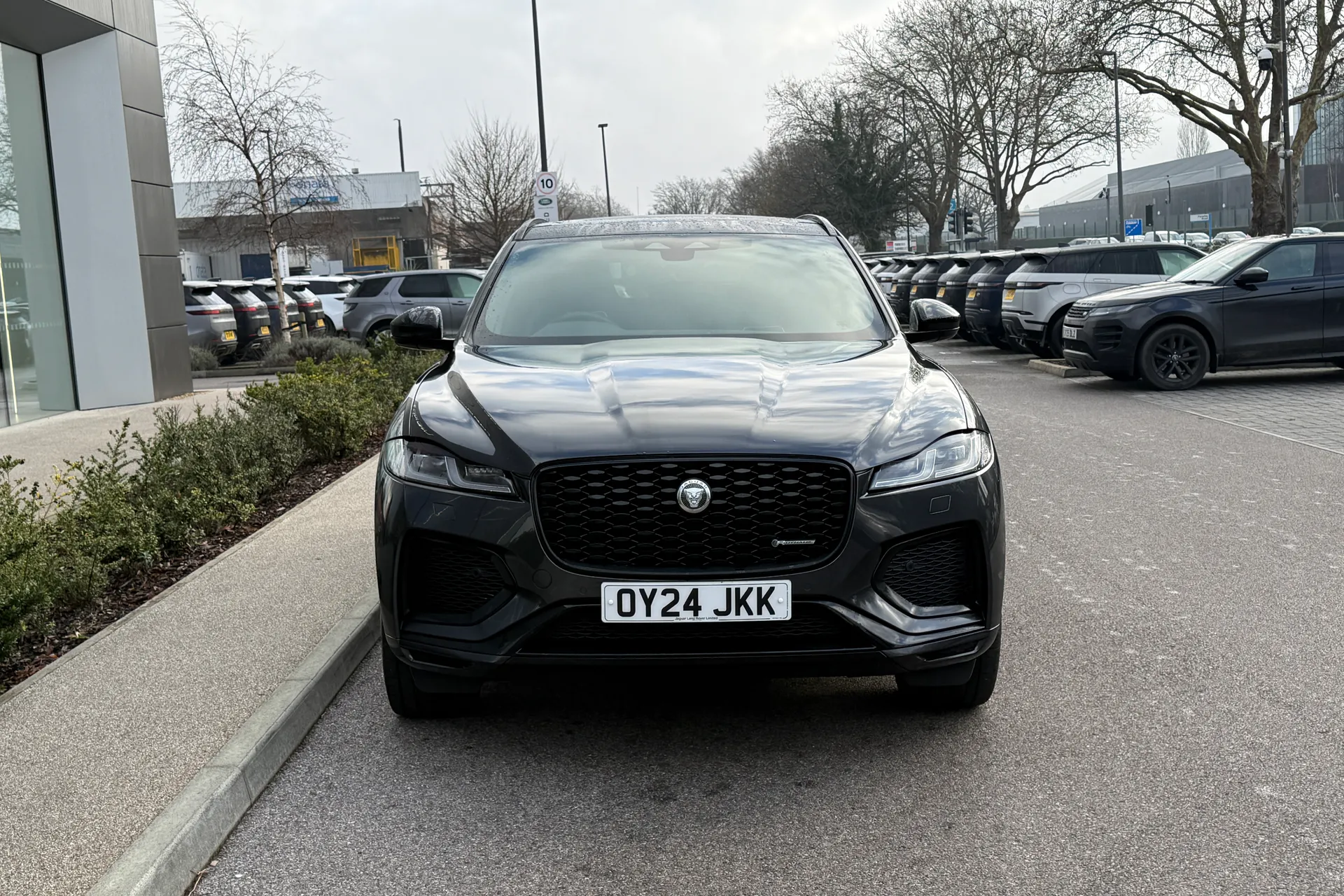 Jaguar F-PACE thumbnail image number 12
