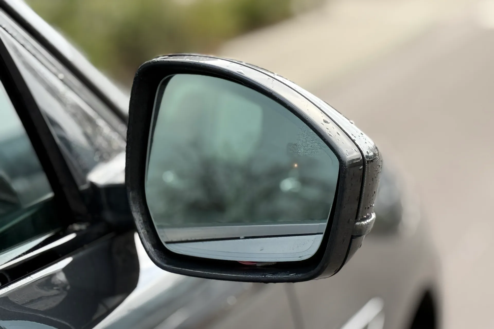 Jaguar F-PACE thumbnail image number 15