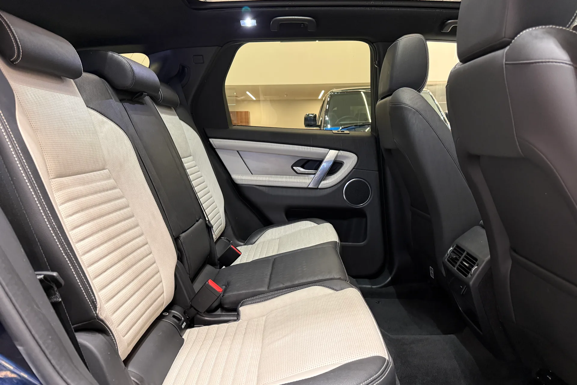 LAND ROVER DISCOVERY SPORT thumbnail image number 28