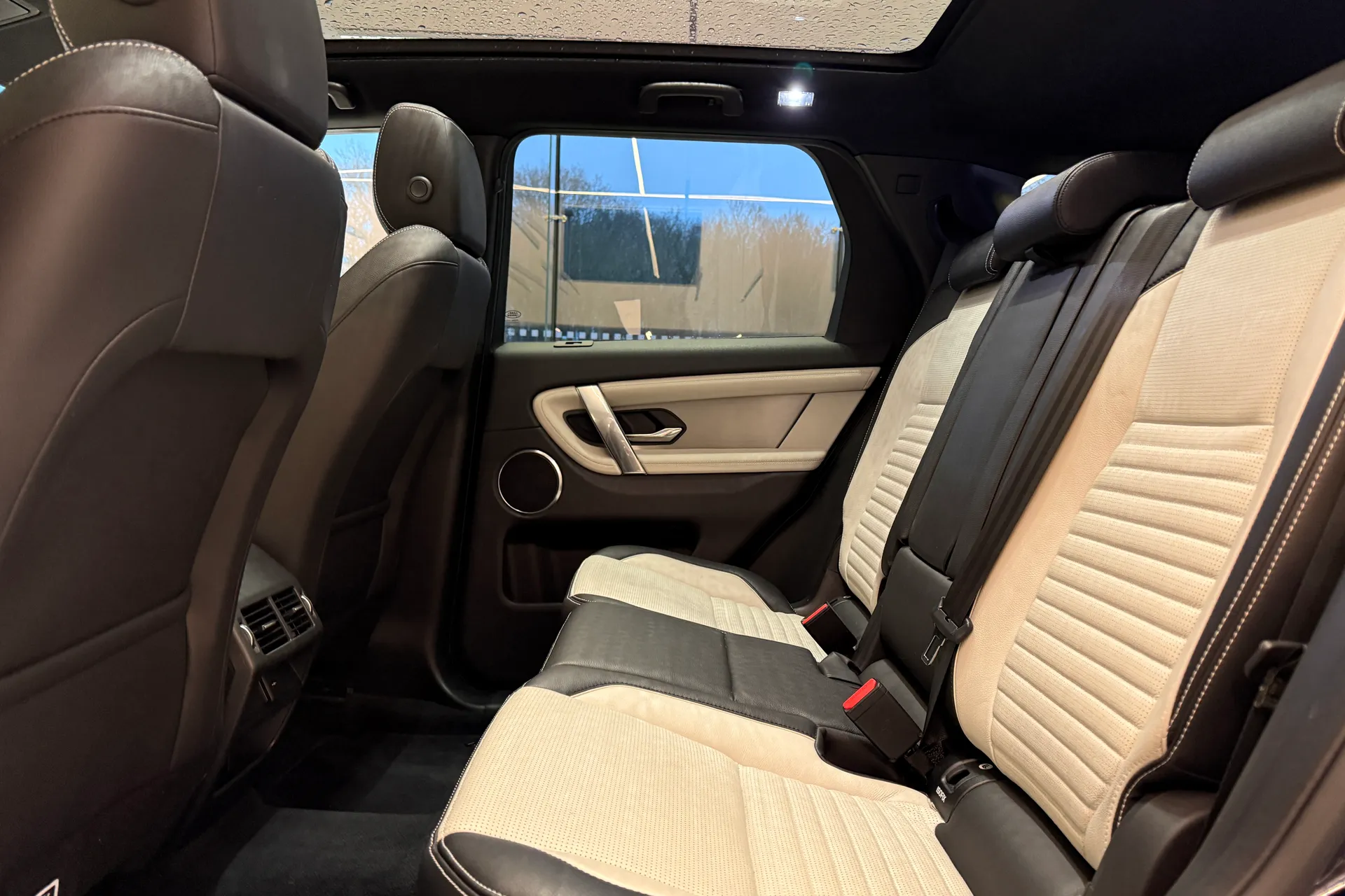 LAND ROVER DISCOVERY SPORT thumbnail image number 31