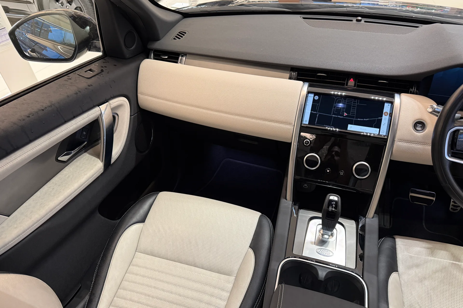 LAND ROVER DISCOVERY SPORT thumbnail image number 16